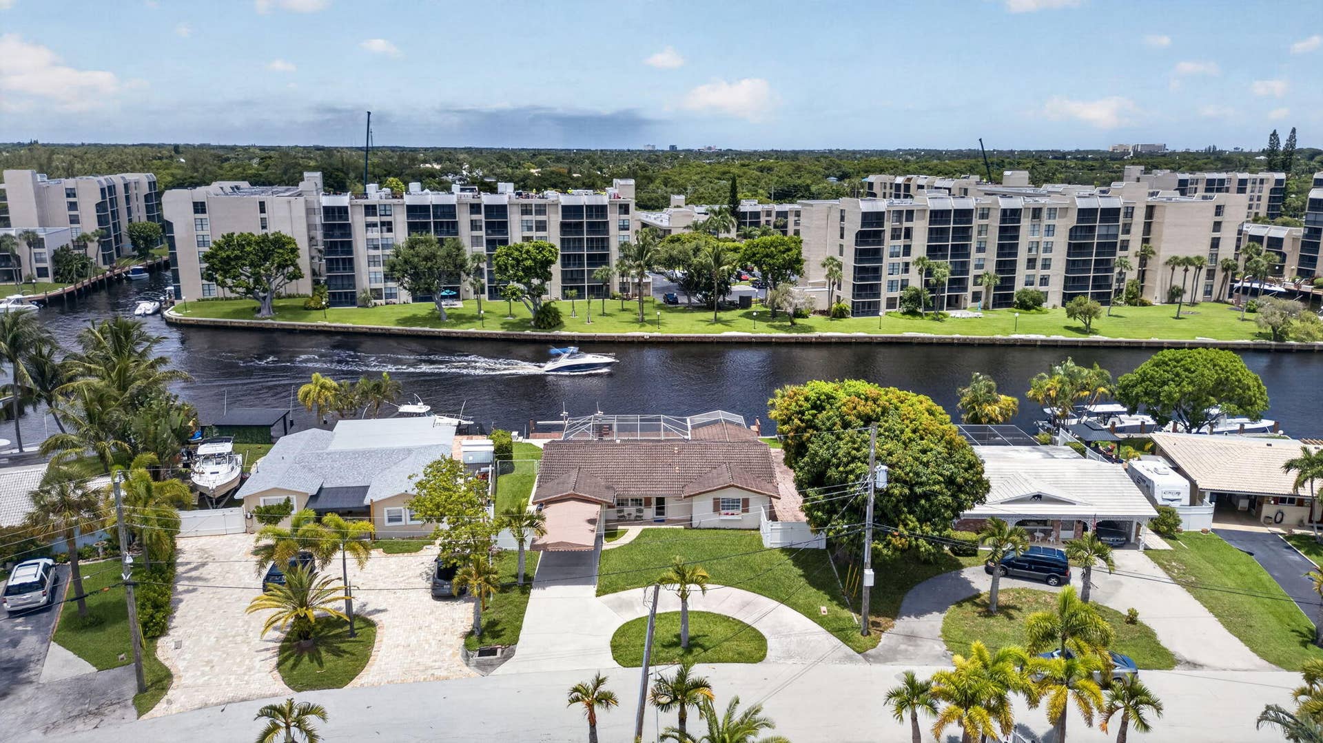 535 NE 8th Avenue, Deerfield Beach, FL 33441 50-web-or-mls-DJI_20260729132437_0630_D