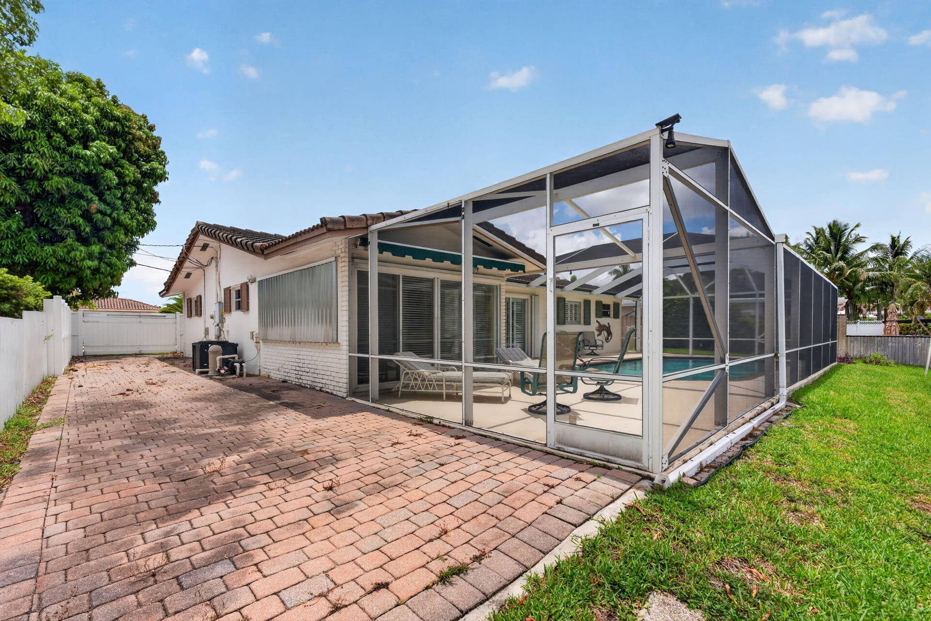 535 NE 8th Avenue, Deerfield Beach, FL 33441 42-web-or-mls-DSC03604
