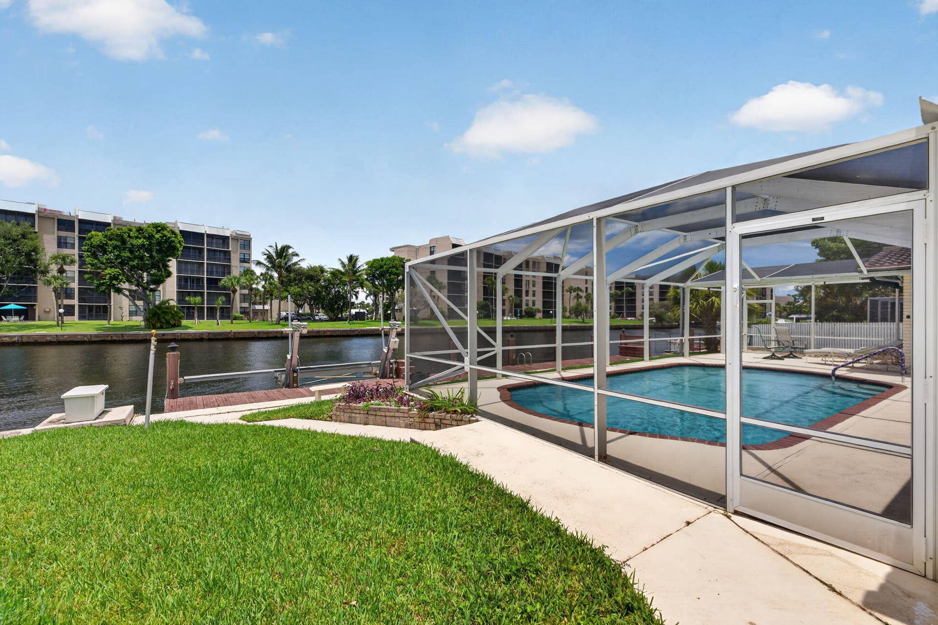 535 NE 8th Avenue, Deerfield Beach, FL 33441 48-web-or-mls-DSC03564