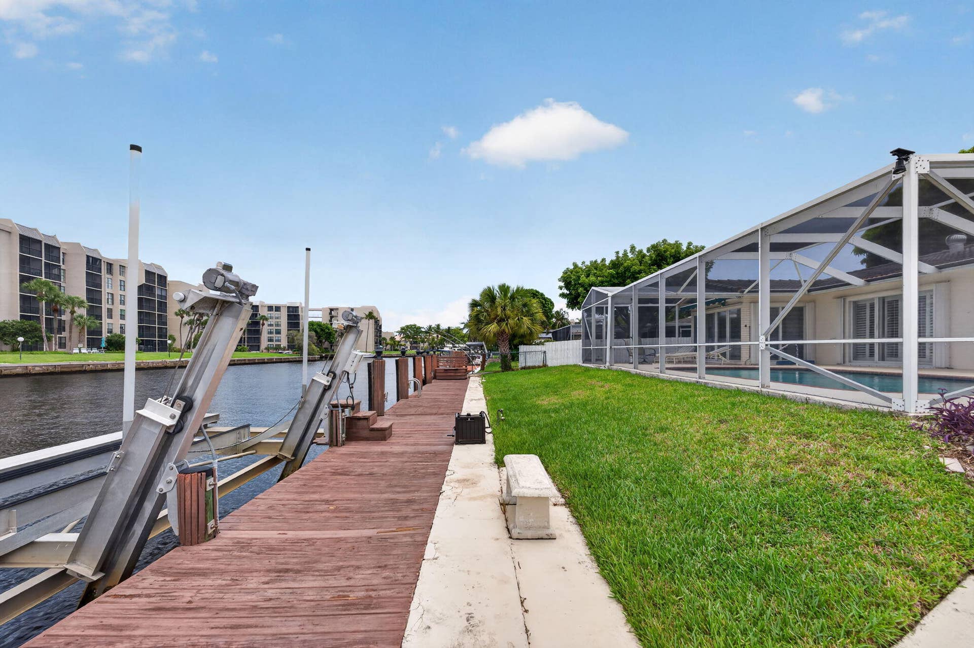 535 NE 8th Avenue, Deerfield Beach, FL 33441 45-web-or-mls-DSC03618