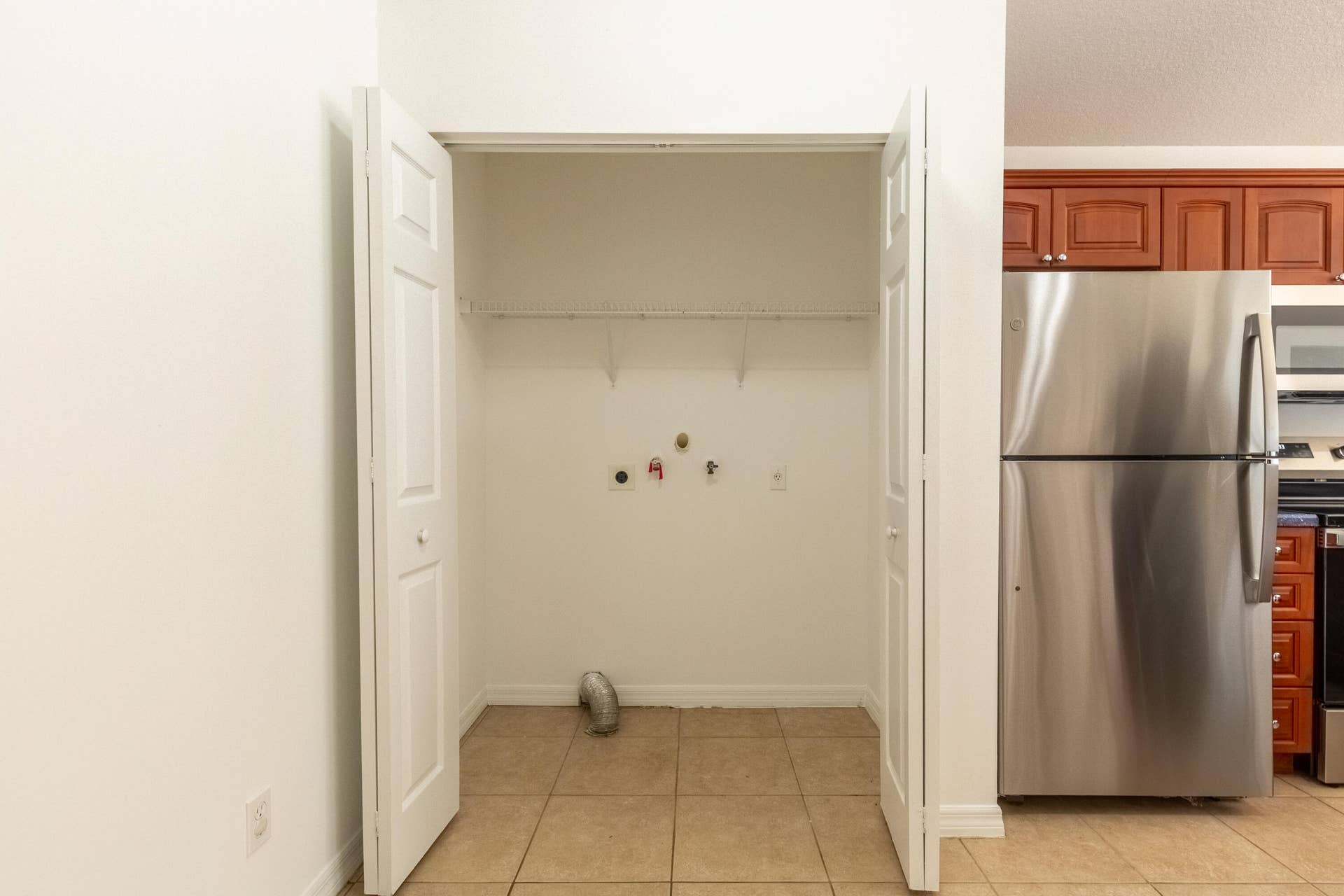 5060 SE EBBTIDE Avenue, Stuart, FL 34997 Laundry