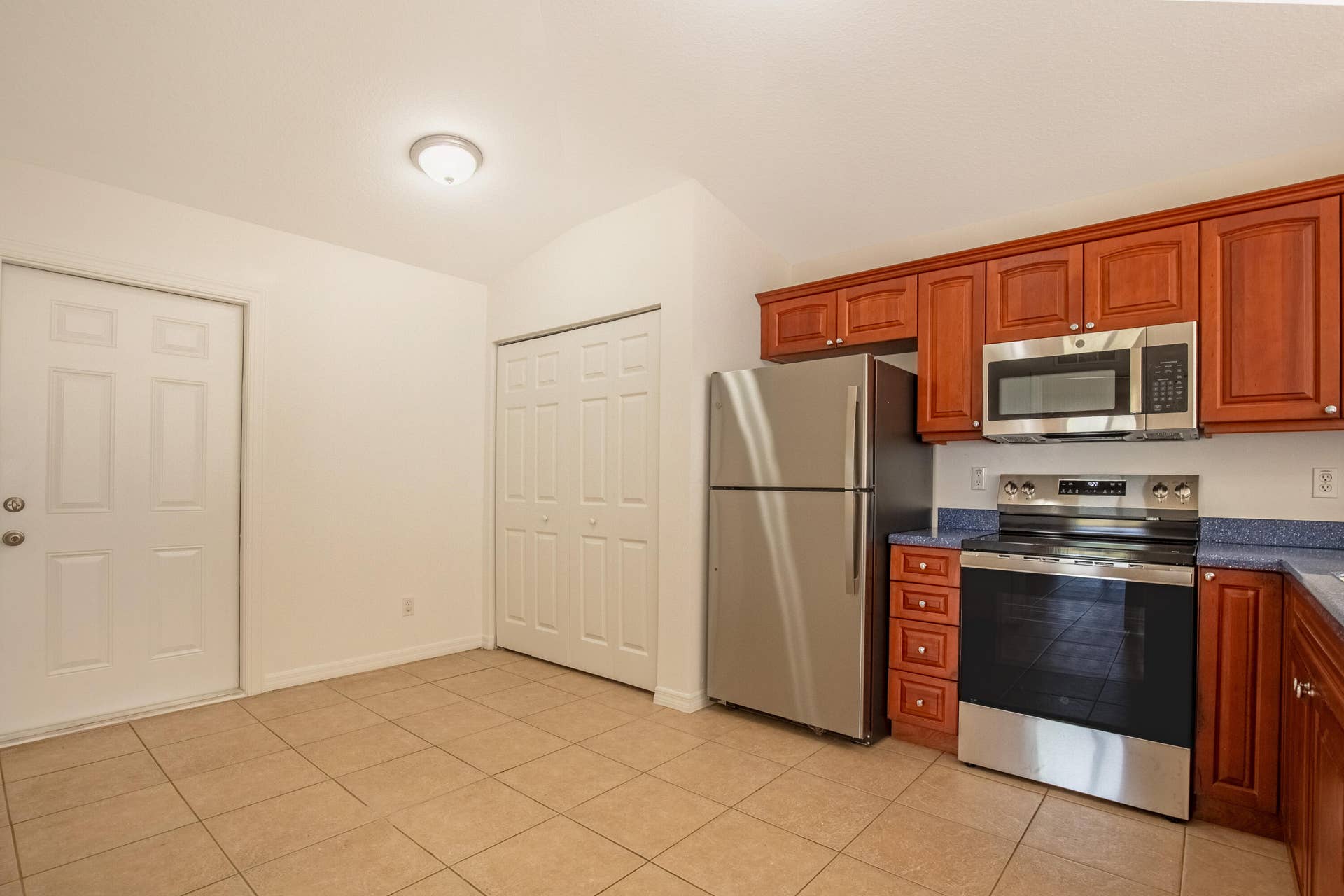 5060 SE EBBTIDE Avenue, Stuart, FL 34997 Kitchen