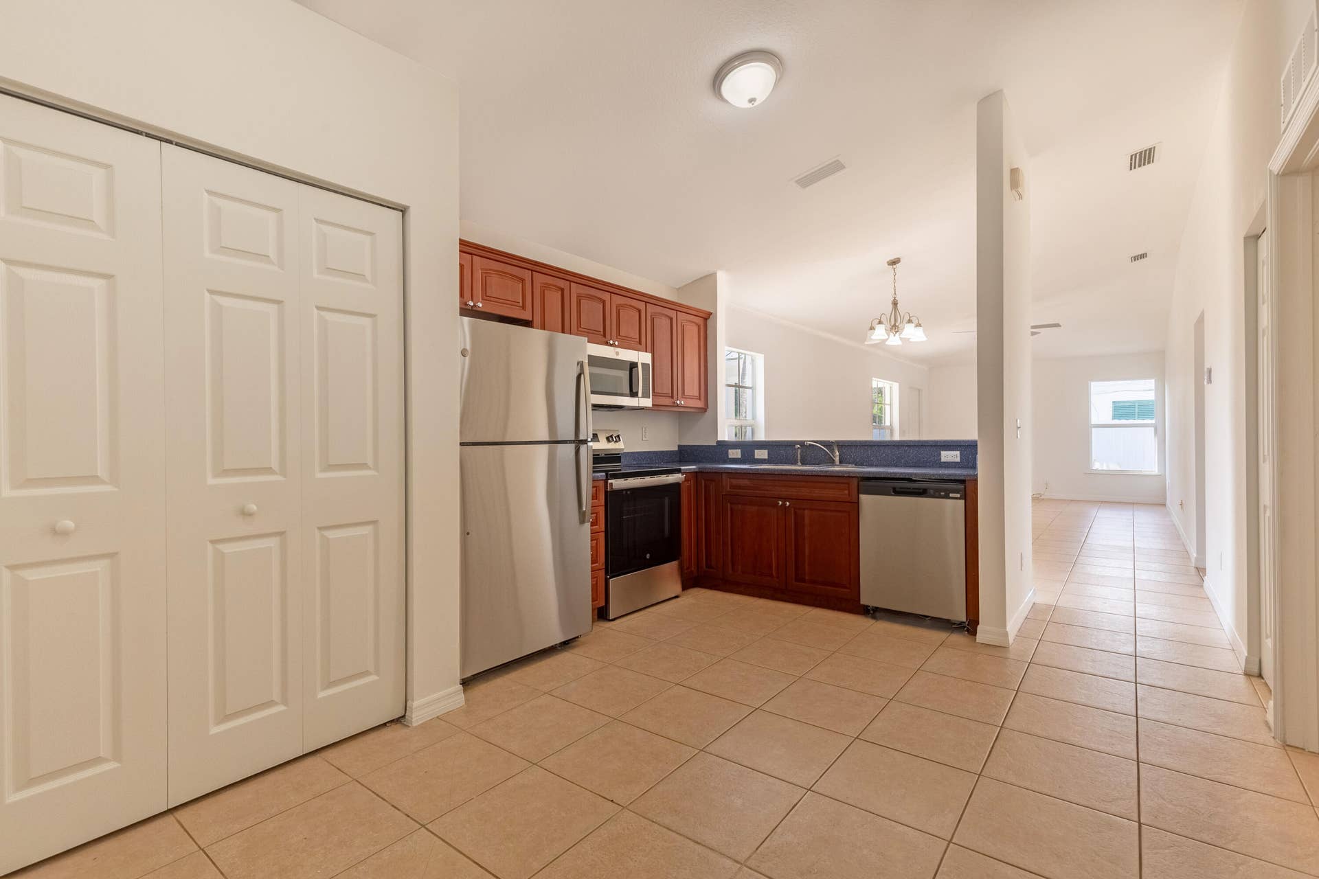5060 SE EBBTIDE Avenue, Stuart, FL 34997 Kitchen