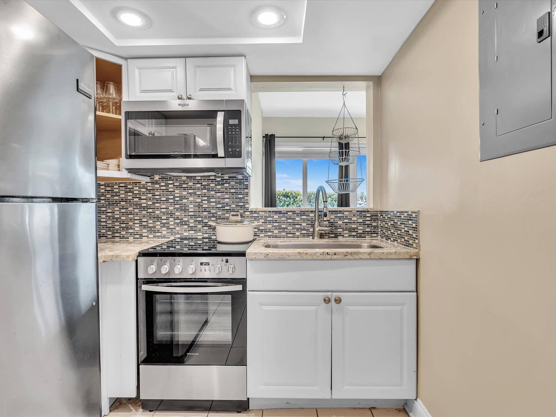 461 SE 19th Avenue, #1, Pompano Beach, FL 33060 14-FPP01181