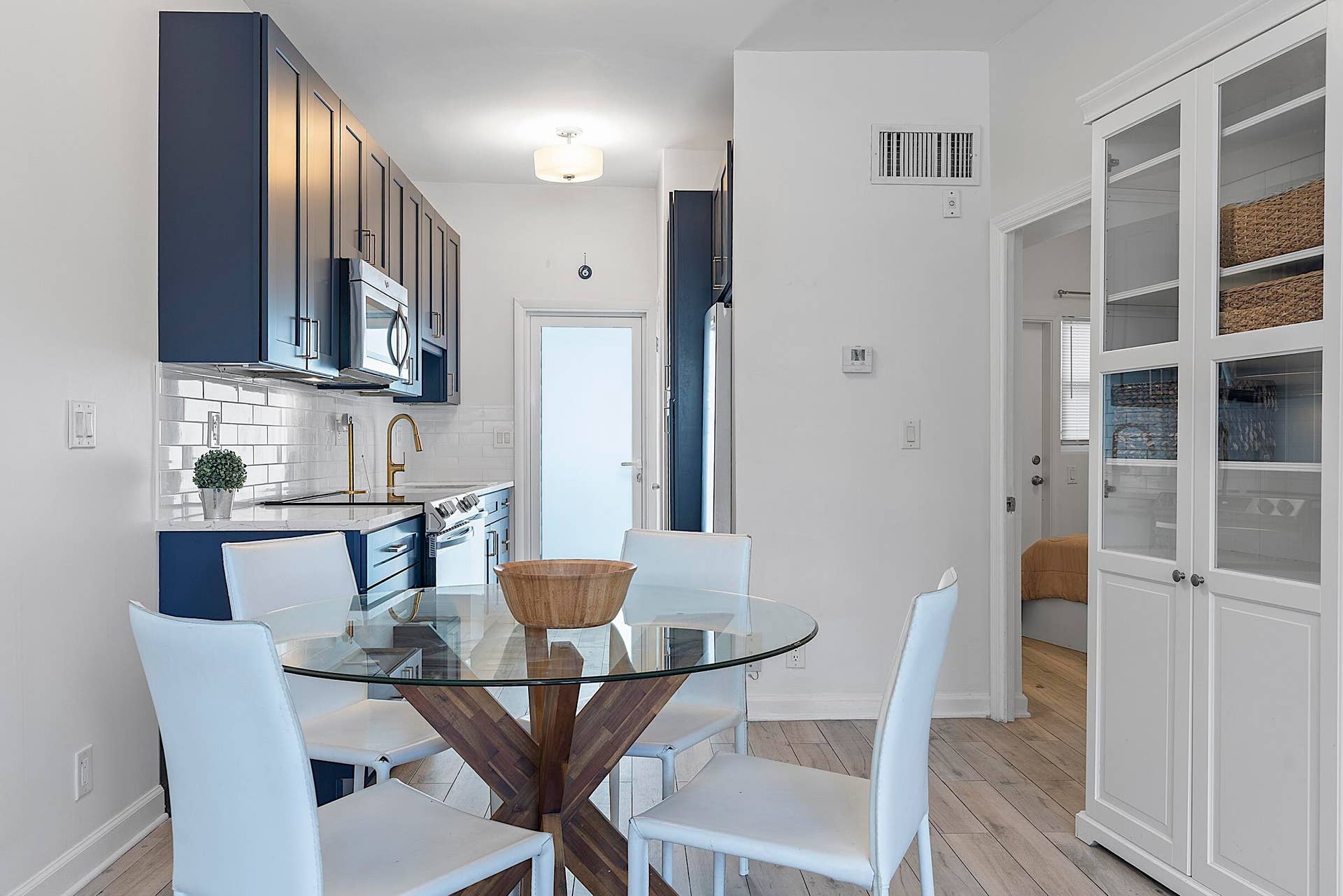 3250 NE 28th St - - 011 - Copy