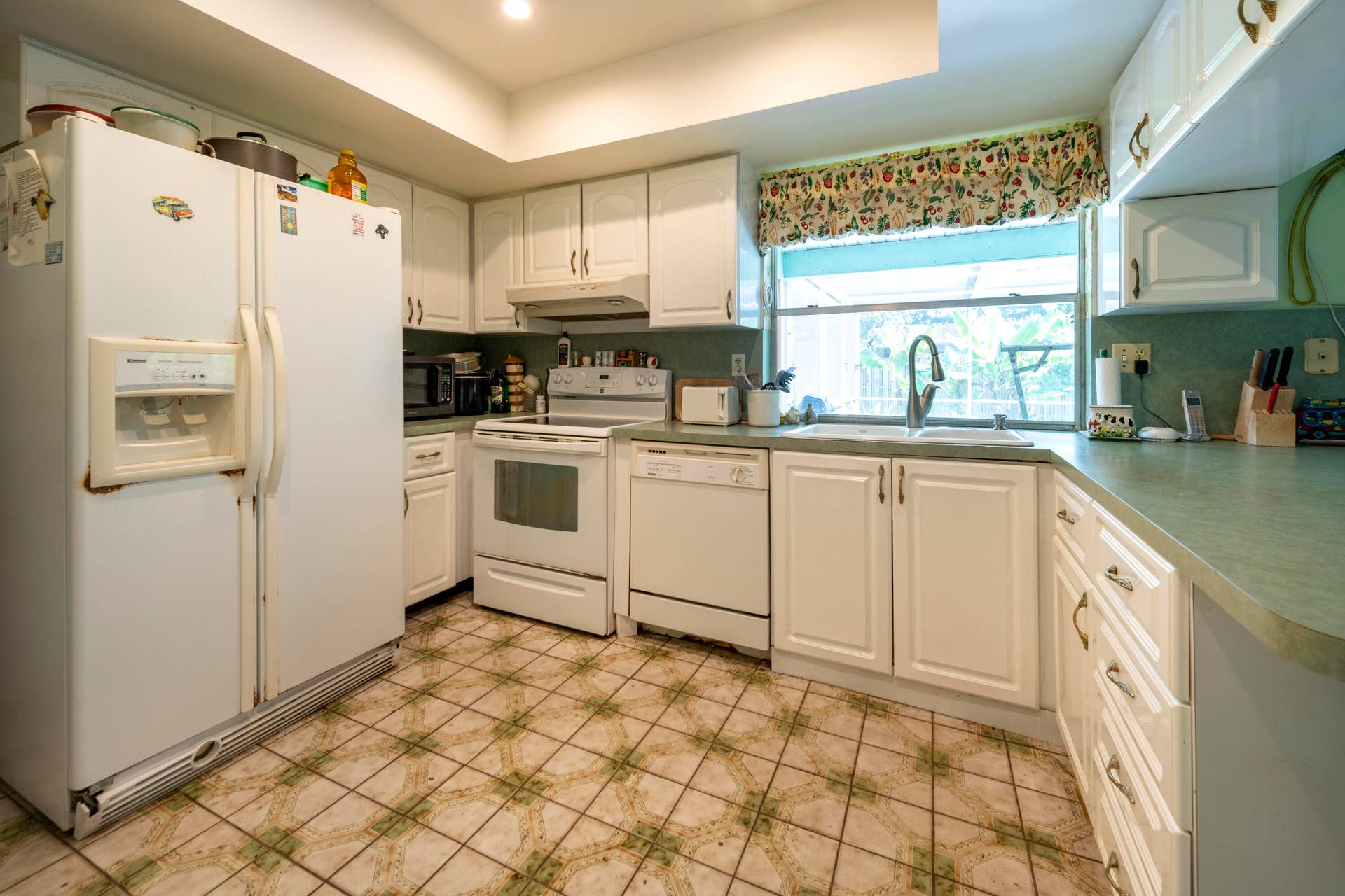7321 NW 14th Street, Plantation, FL 33313 kitchen