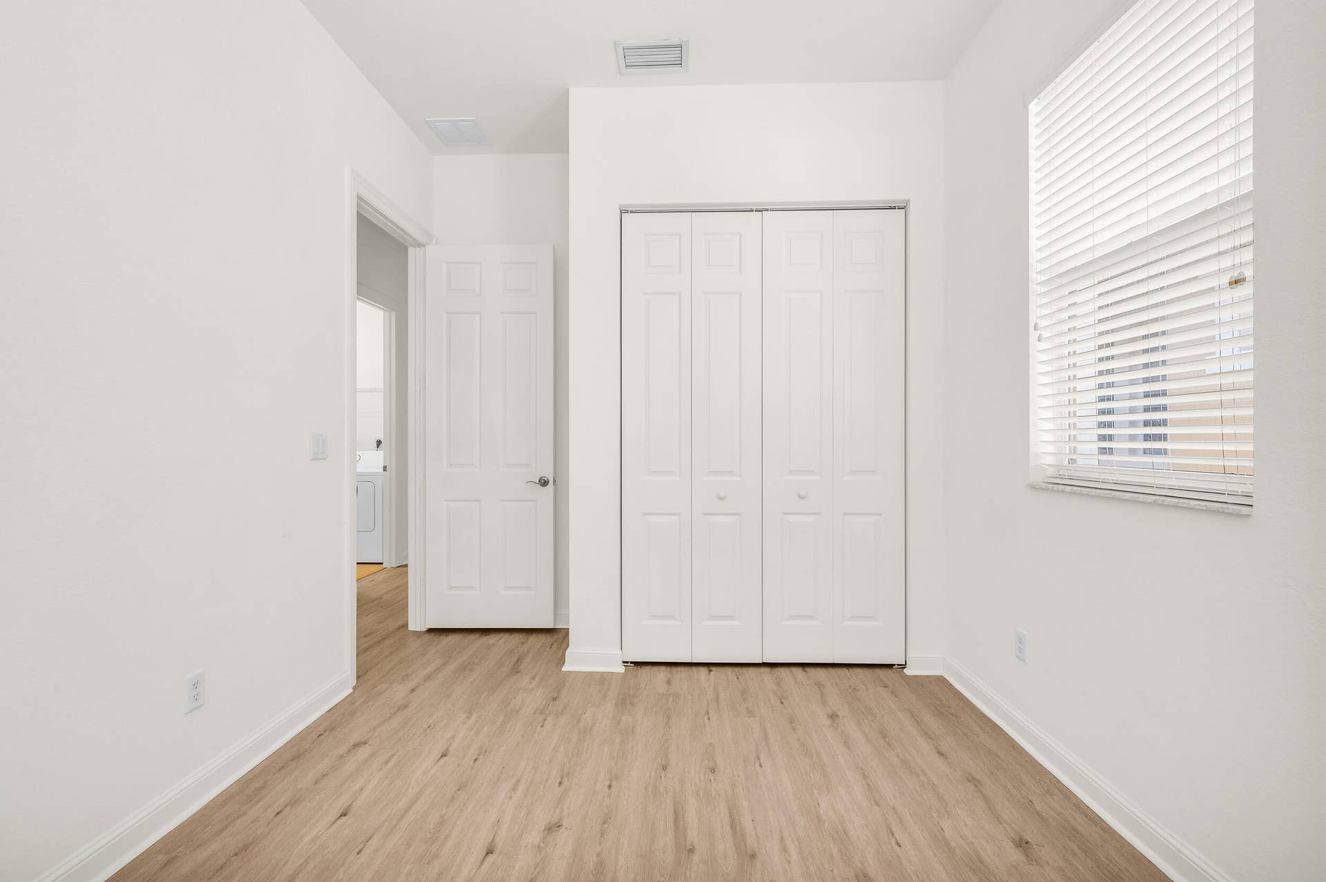 Guest bedroom #1