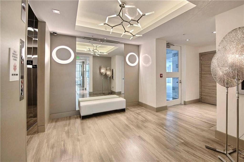 353 SUNSET Drive, #202, Fort Lauderdale, FL 33301 lobby
