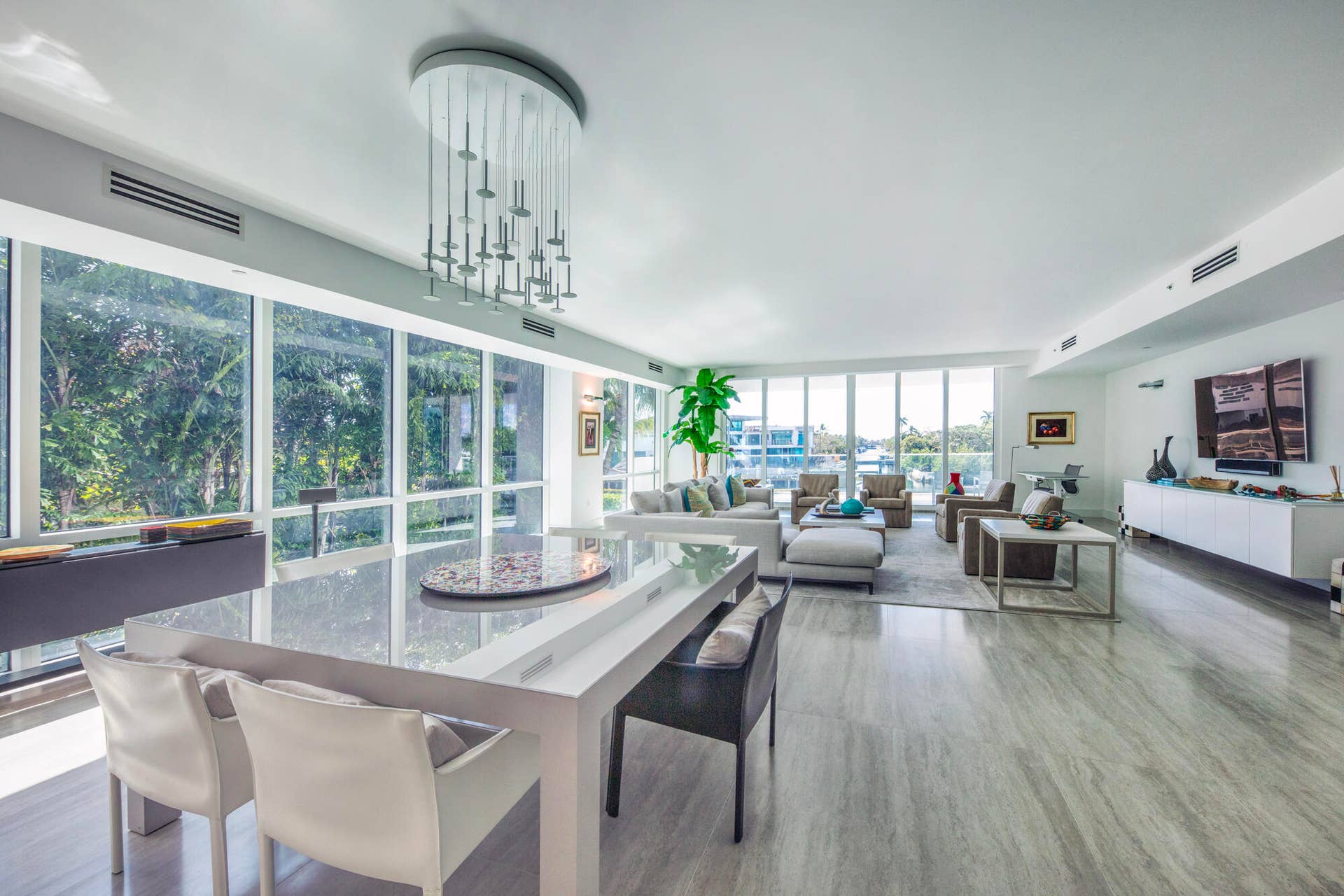 353 SUNSET Drive, #202, Fort Lauderdale, FL 33301 0B9A3652
