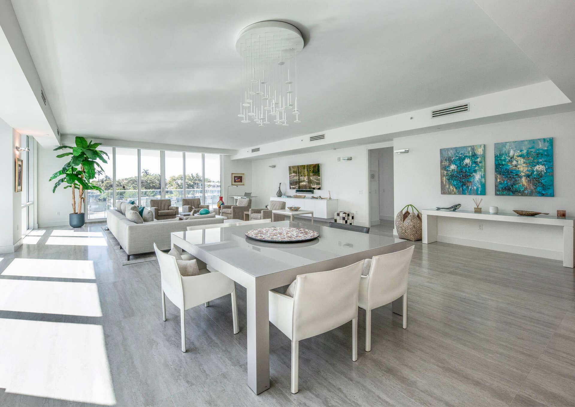 353 SUNSET Drive, #202, Fort Lauderdale, FL 33301 0B9A3658
