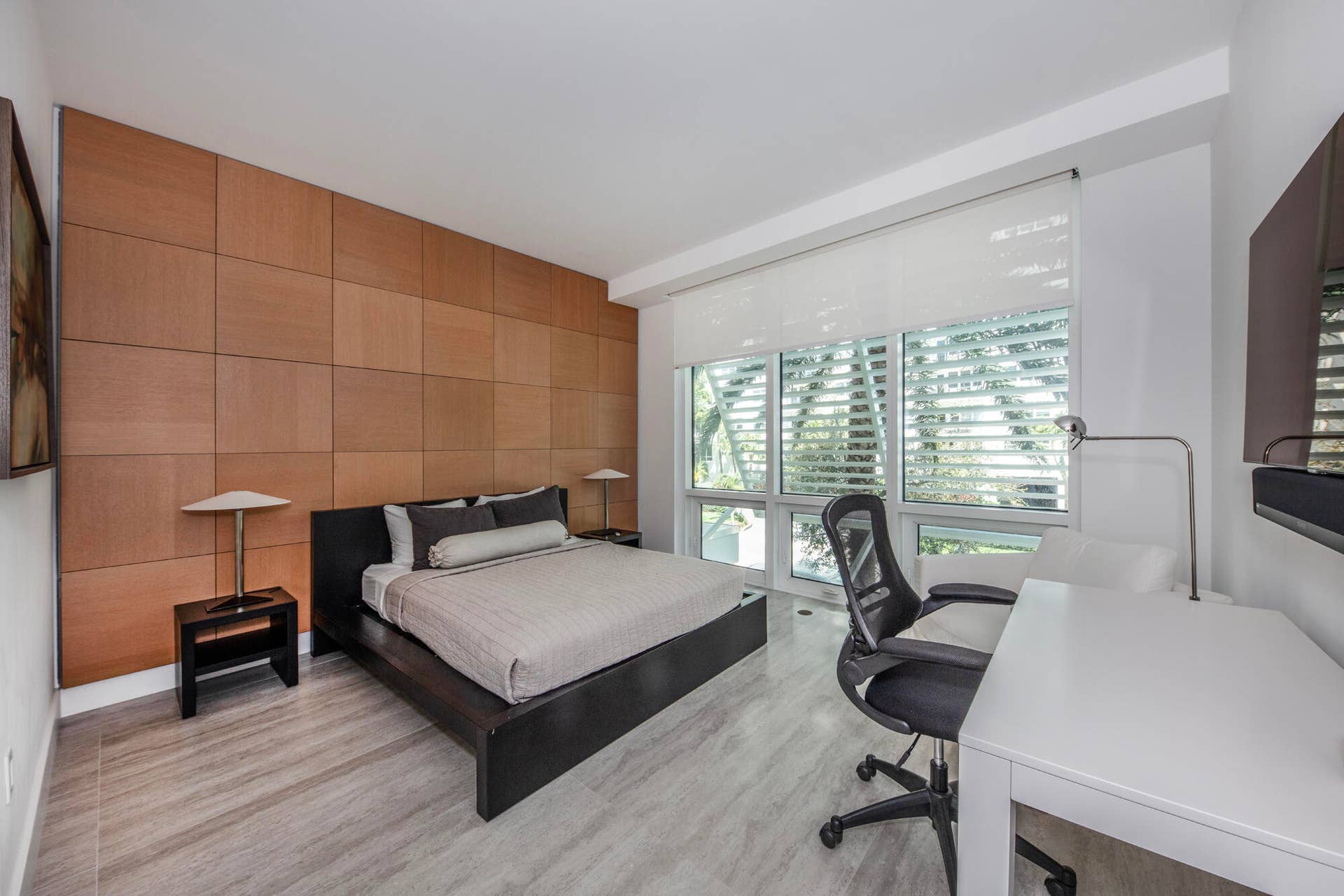 353 SUNSET Drive, #202, Fort Lauderdale, FL 33301 0B9A3701
