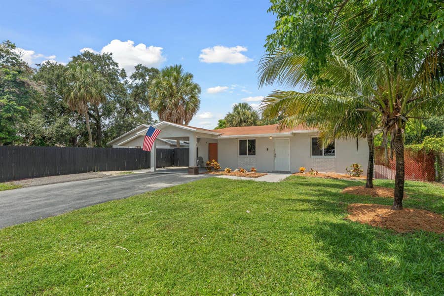 Property photo for 1633 SW 30th Avenue, Fort Lauderdale, FL