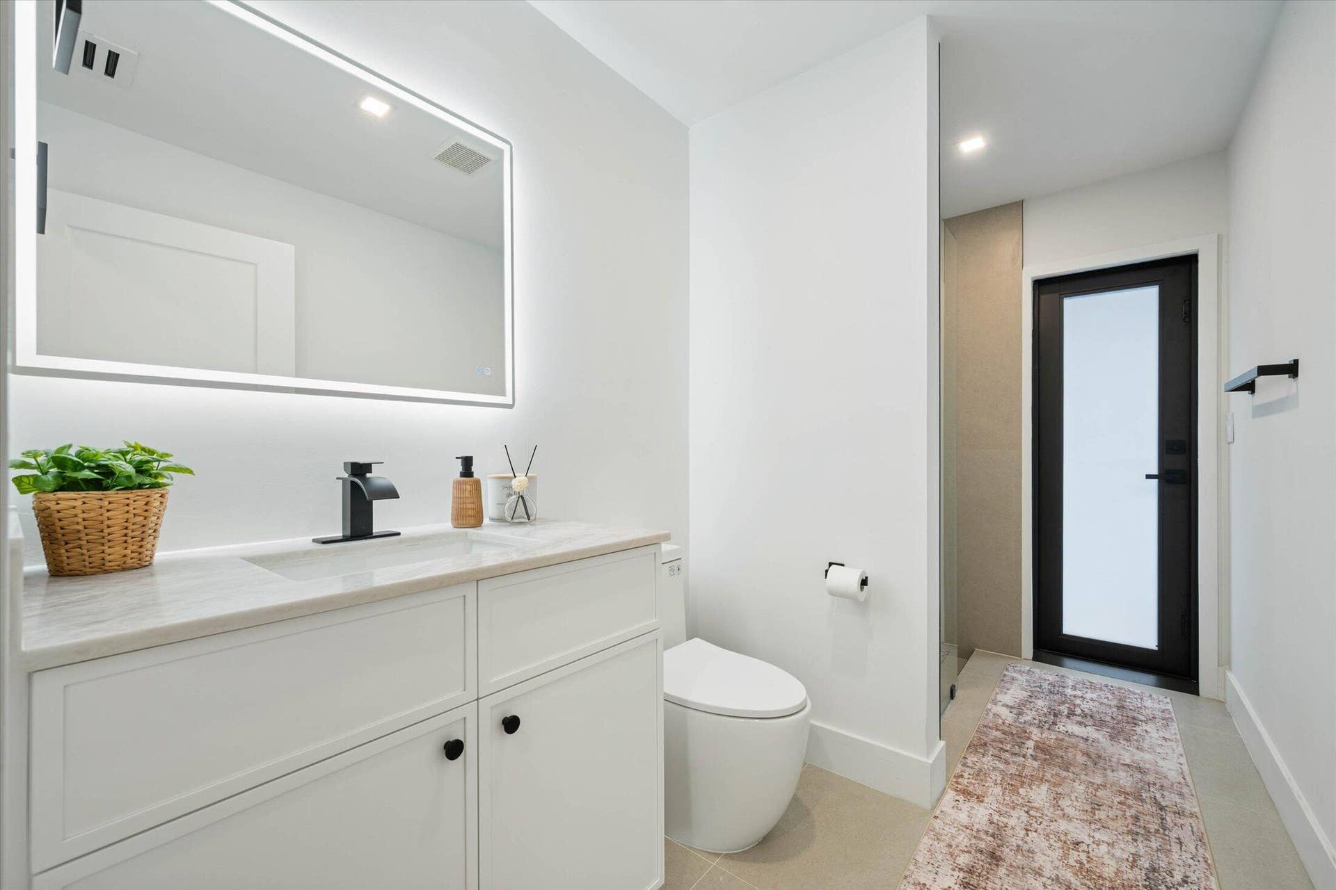 Bathroom 4 (Cabana Bath)
