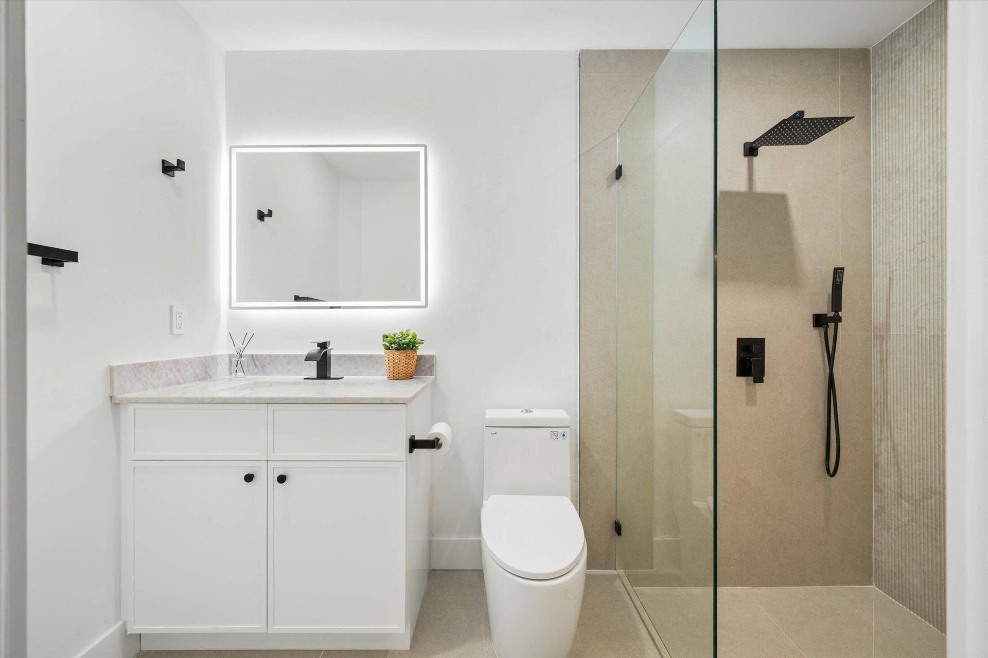 Bathroom for Bedroom 5 (en suite)
