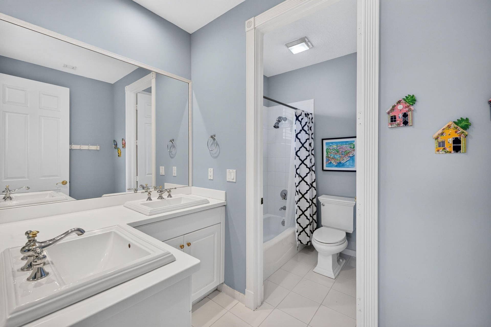 2814 Marina Circle, Lighthouse Point, FL 33064 Full Bath on First Floor