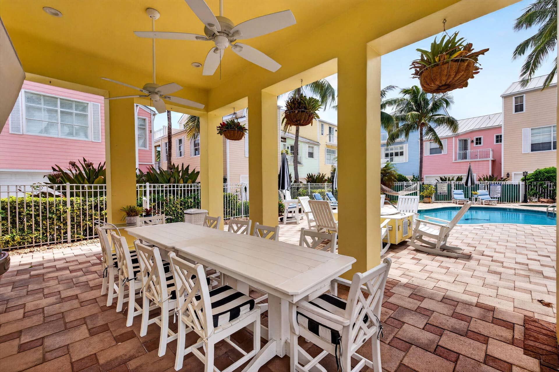 2814 Marina Circle, Lighthouse Point, FL 33064 Covered Patio and Clubhouse