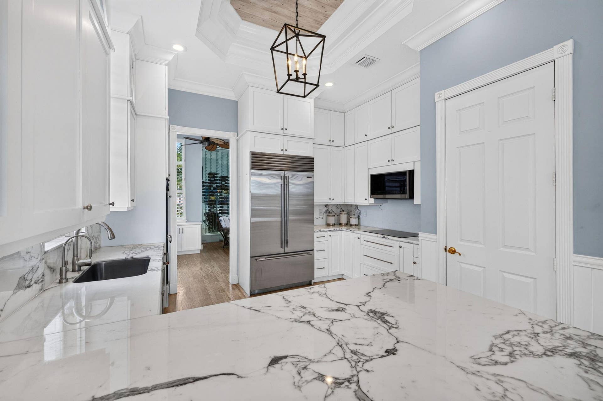 2814 Marina Circle, Lighthouse Point, FL 33064 Trey ceiling