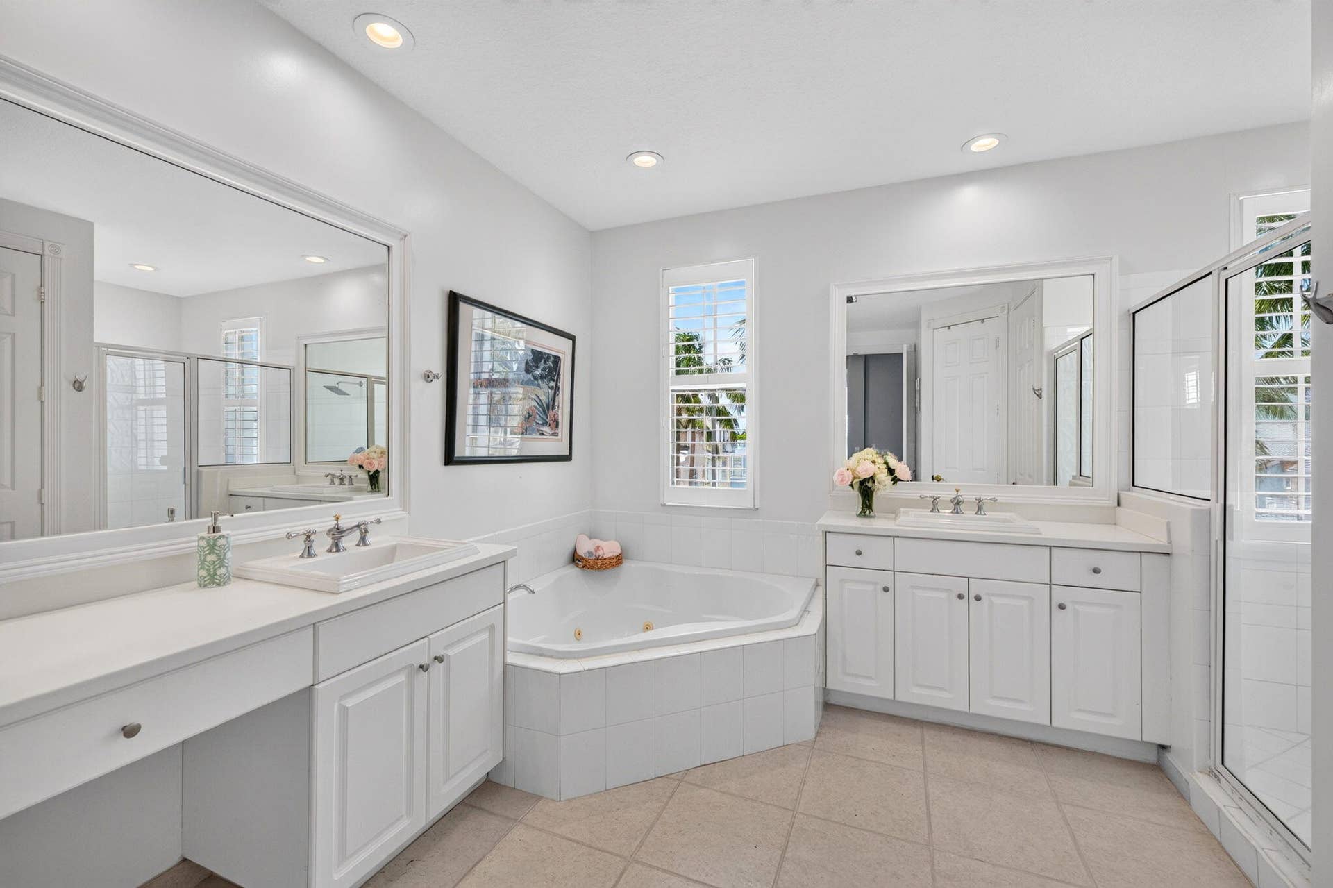 2814 Marina Circle, Lighthouse Point, FL 33064 Primary Bath with Whirlpool Tub