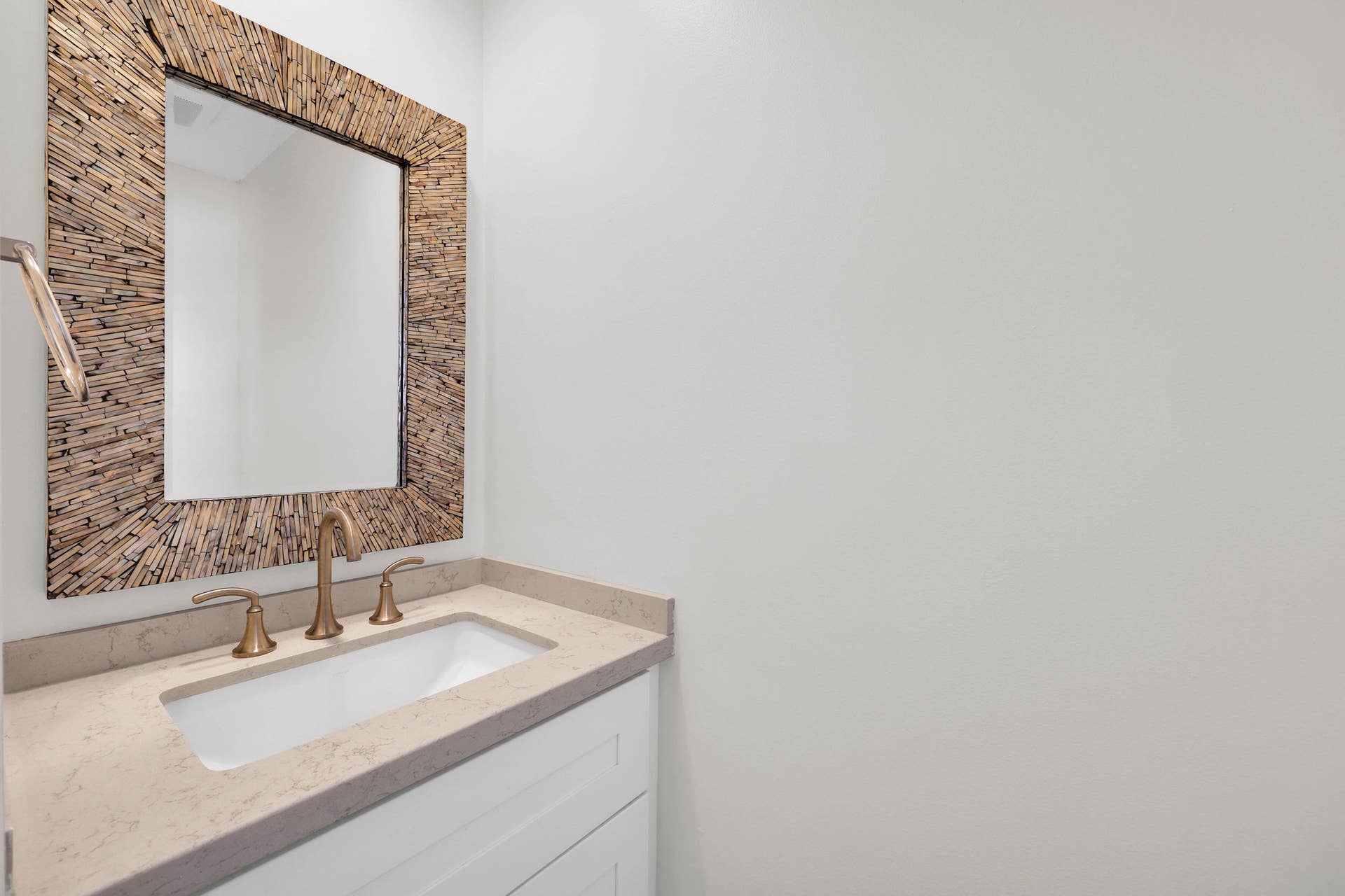 228 Murray Court, Jupiter, FL 33458 Downstairs half bath