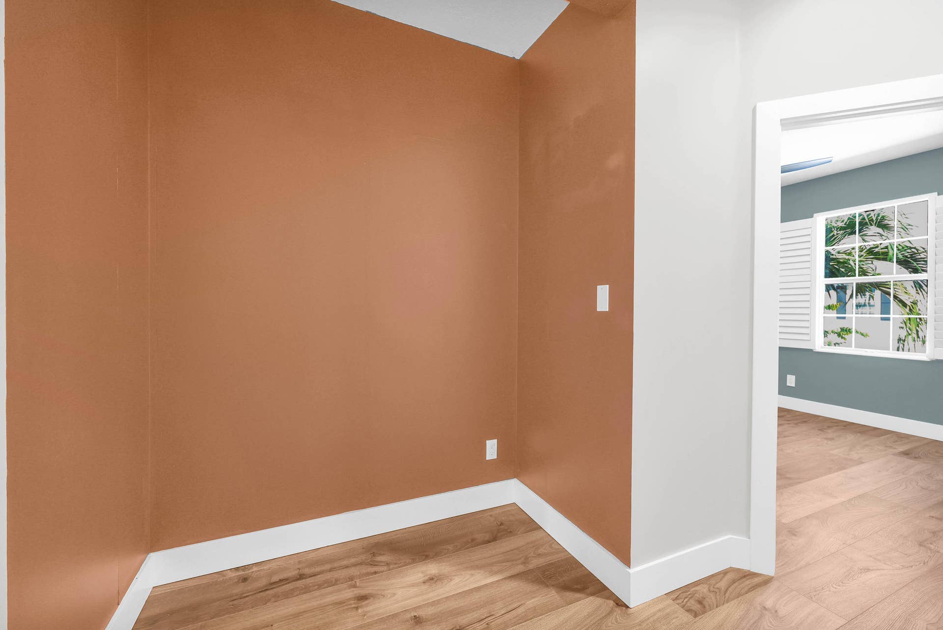 228 Murray Court, Jupiter, FL 33458 upstairs workspace
