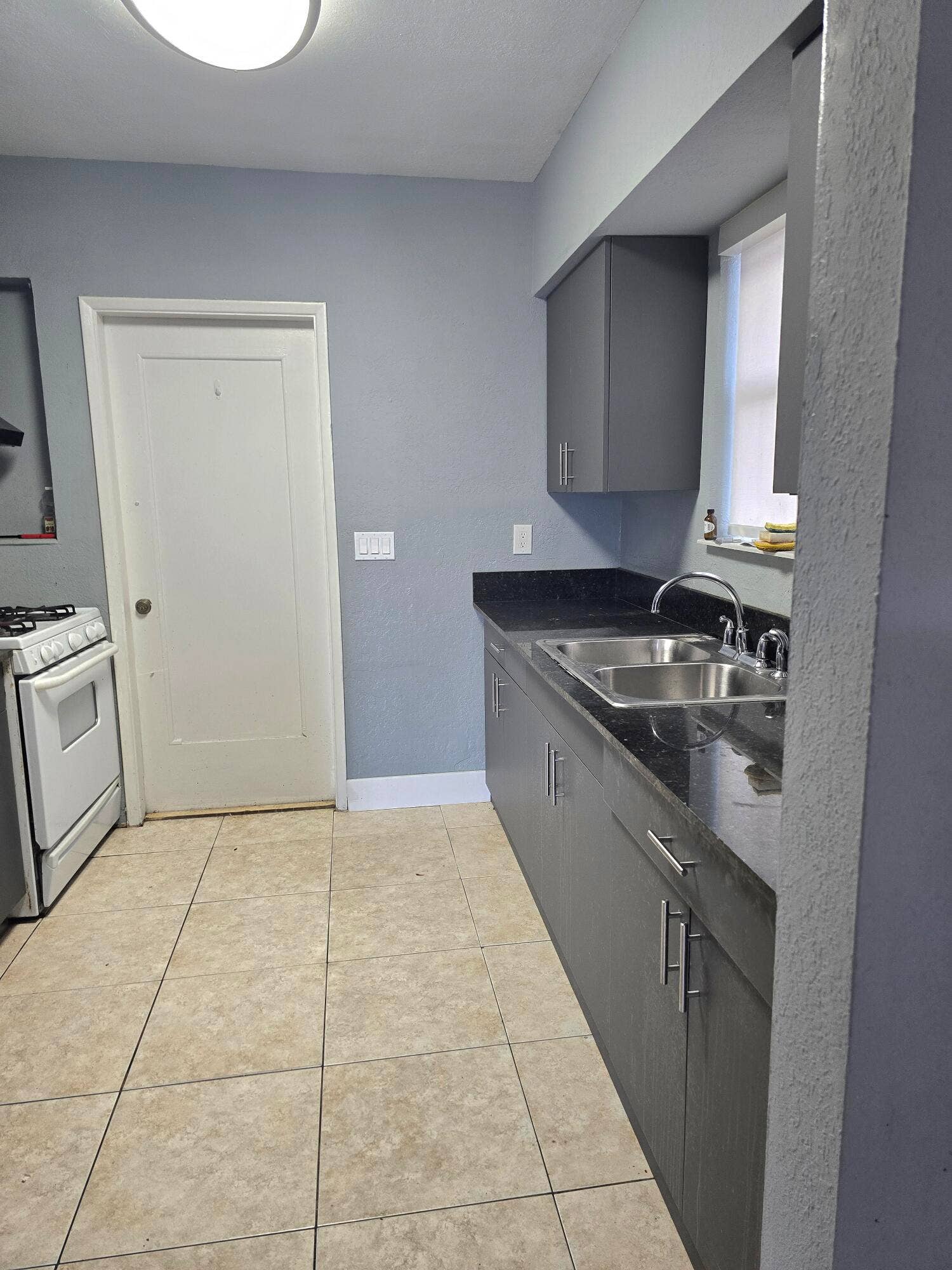 305 SW 14TH Street, #1 FRONT, Dania Beach, FL 33004 KITCHEN
