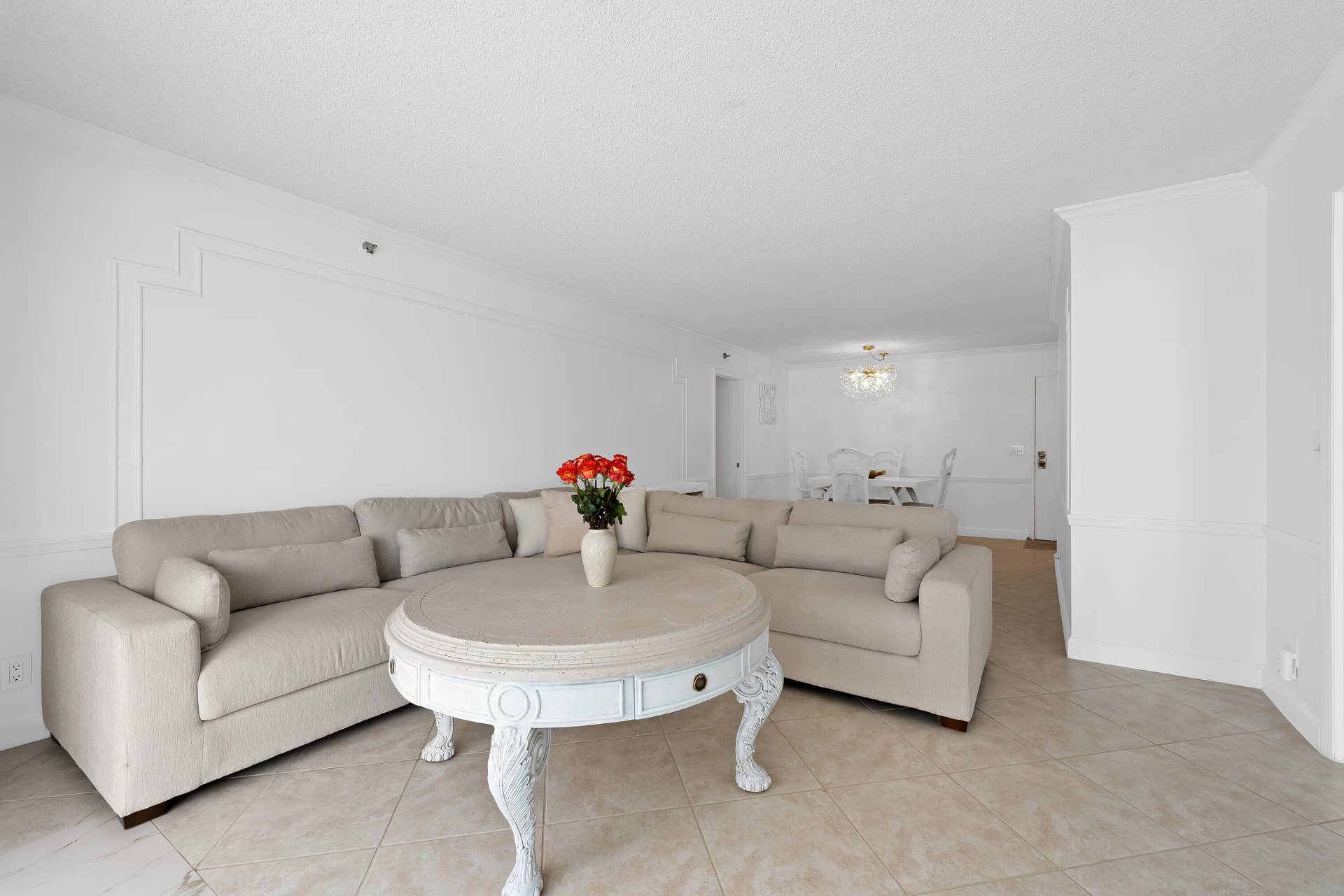 4505 S Ocean Boulevard, #103, Highland Beach, FL 33487 Large, open living area