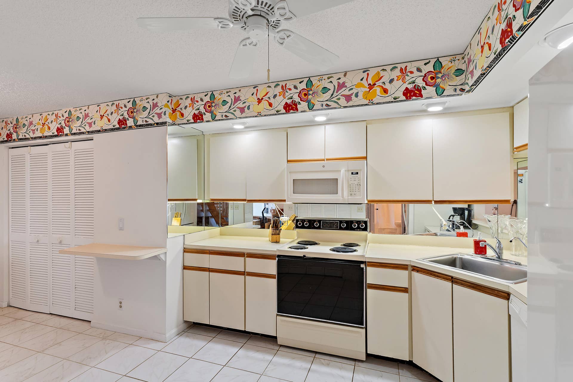 542 Bay Colony Drive N, #542, Juno Beach, FL 33408 Eat in Kitchen