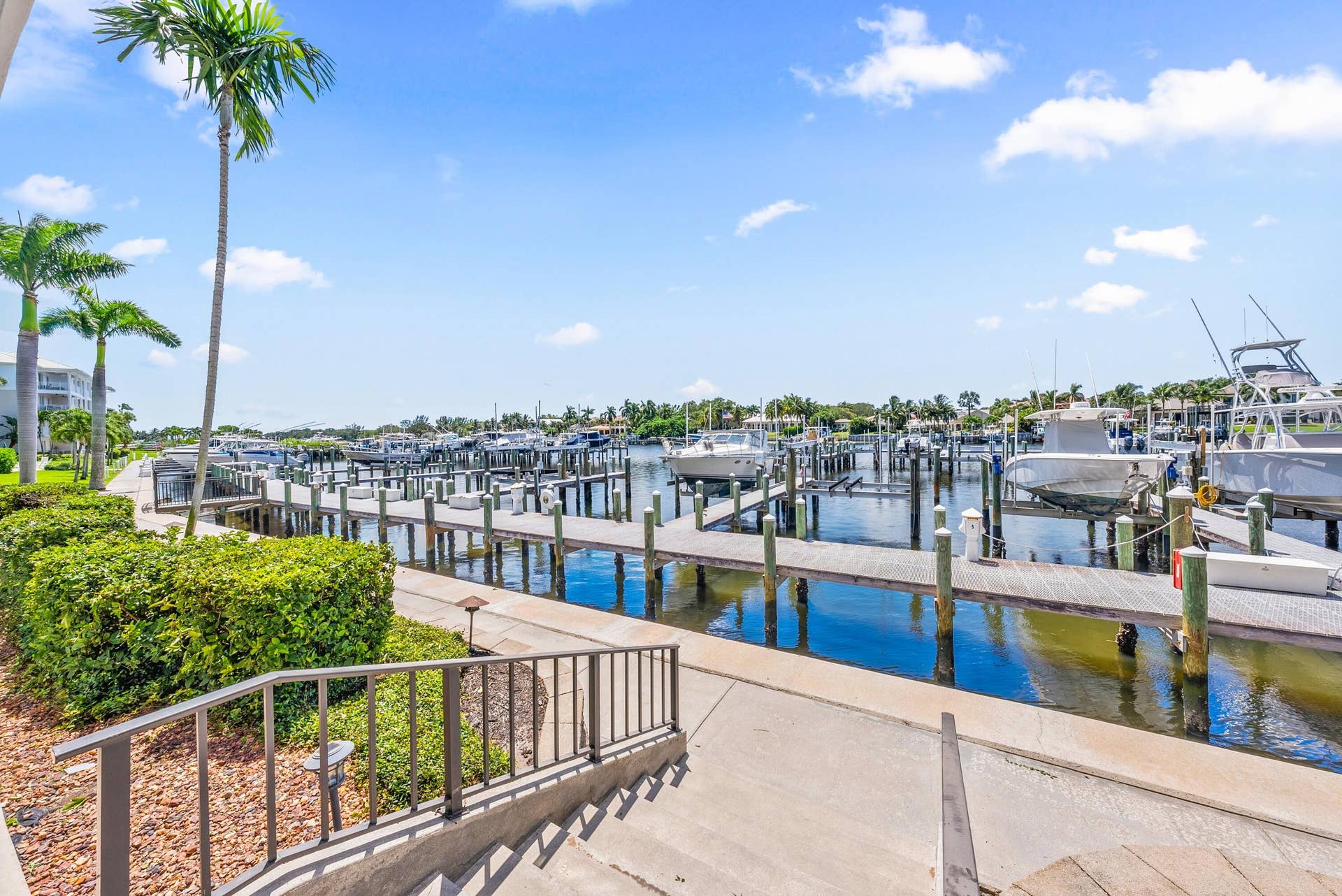 542 Bay Colony Drive N, #542, Juno Beach, FL 33408 Docks