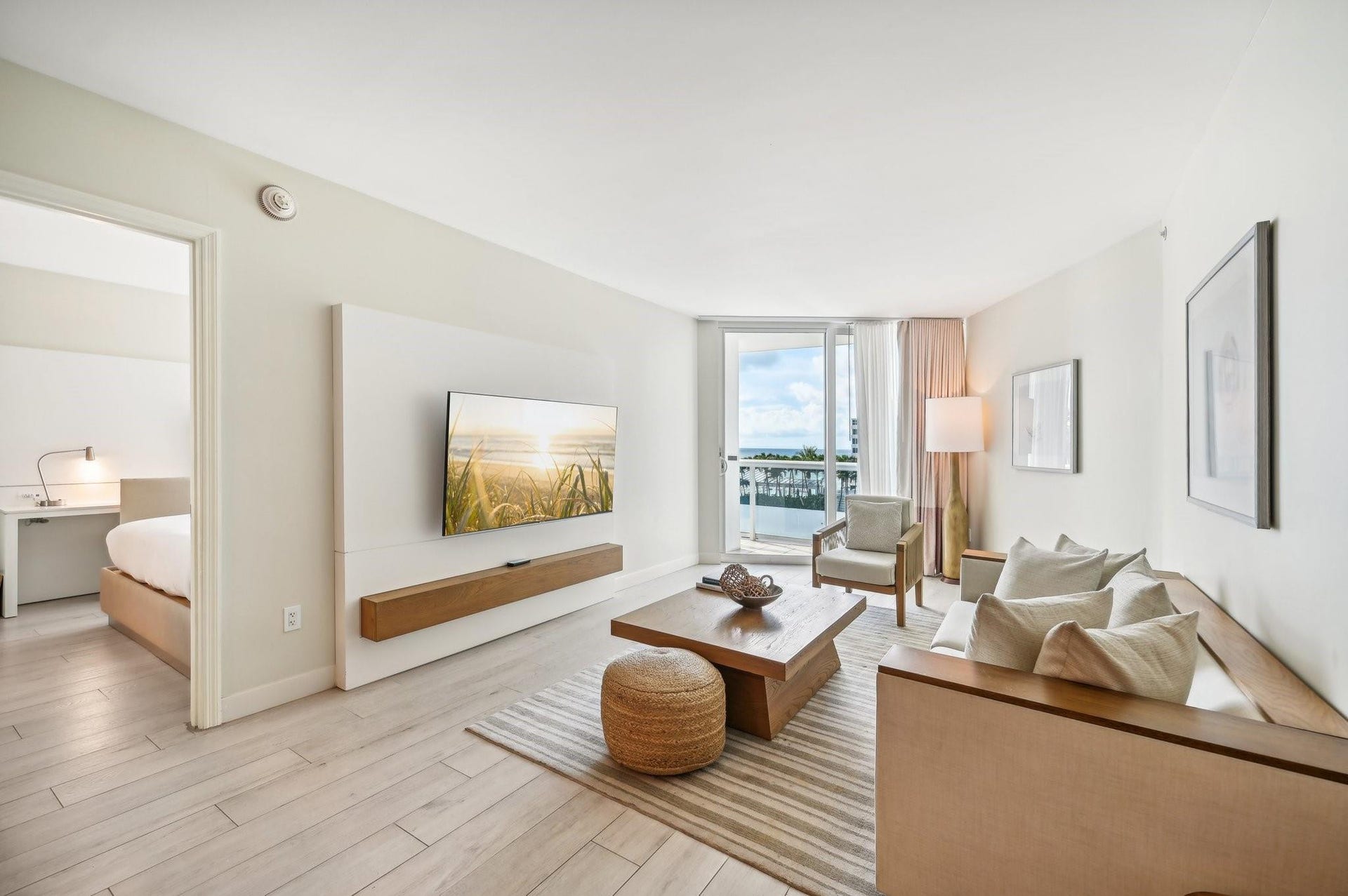 505 N FORT LAUDERDALE BEACH Boulevard, #813, Fort Lauderdale, FL 33304 Living Room