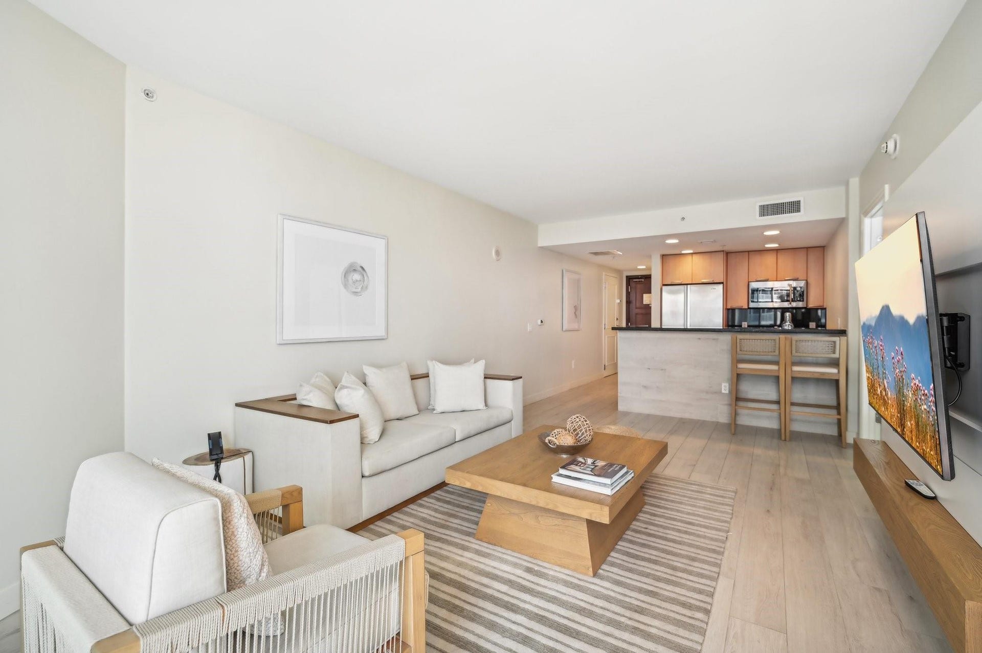 505 N FORT LAUDERDALE BEACH Boulevard, #813, Fort Lauderdale, FL 33304 Living Room
