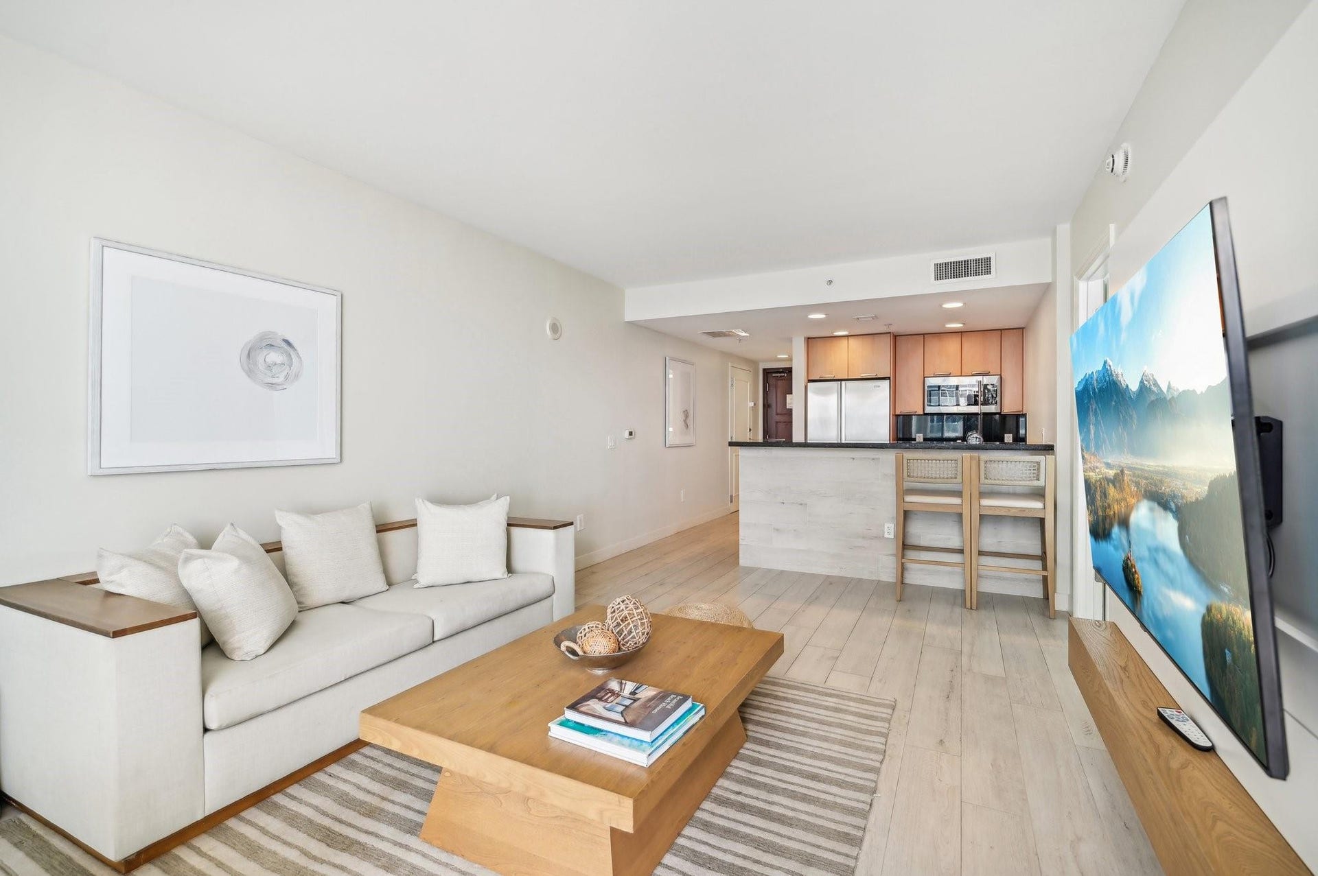505 N FORT LAUDERDALE BEACH Boulevard, #813, Fort Lauderdale, FL 33304 Living Room