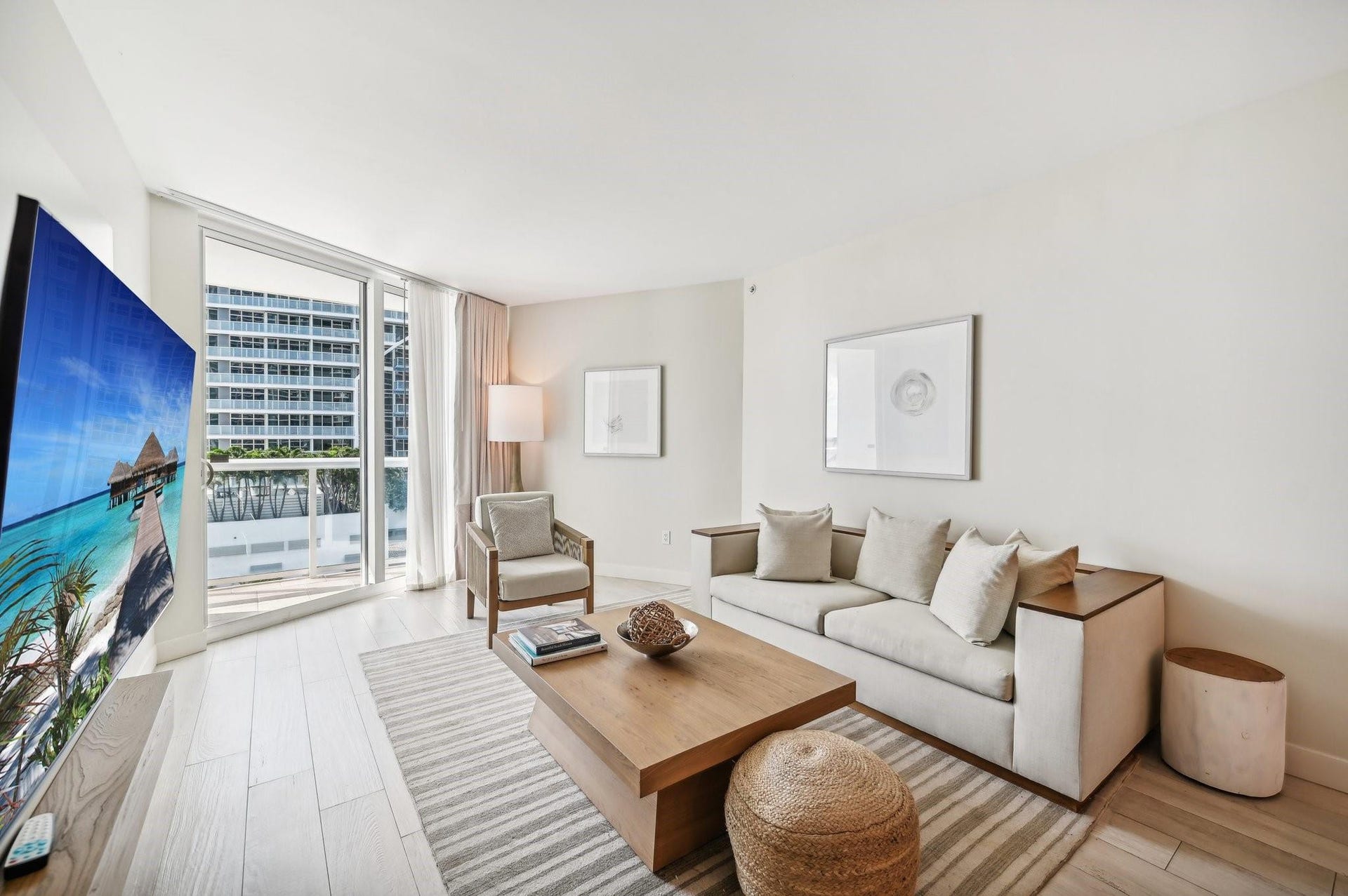 505 N FORT LAUDERDALE BEACH Boulevard, #813, Fort Lauderdale, FL 33304 Living Room
