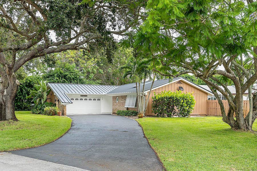Property photo for 119 W NORFOLK Road, Jupiter, FL