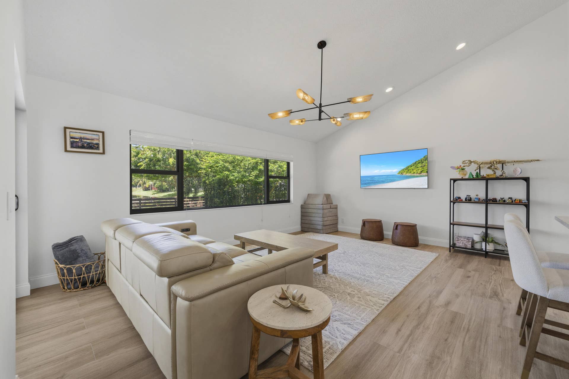546 NW 105TH Drive, Coral Springs, FL 33071 Family room