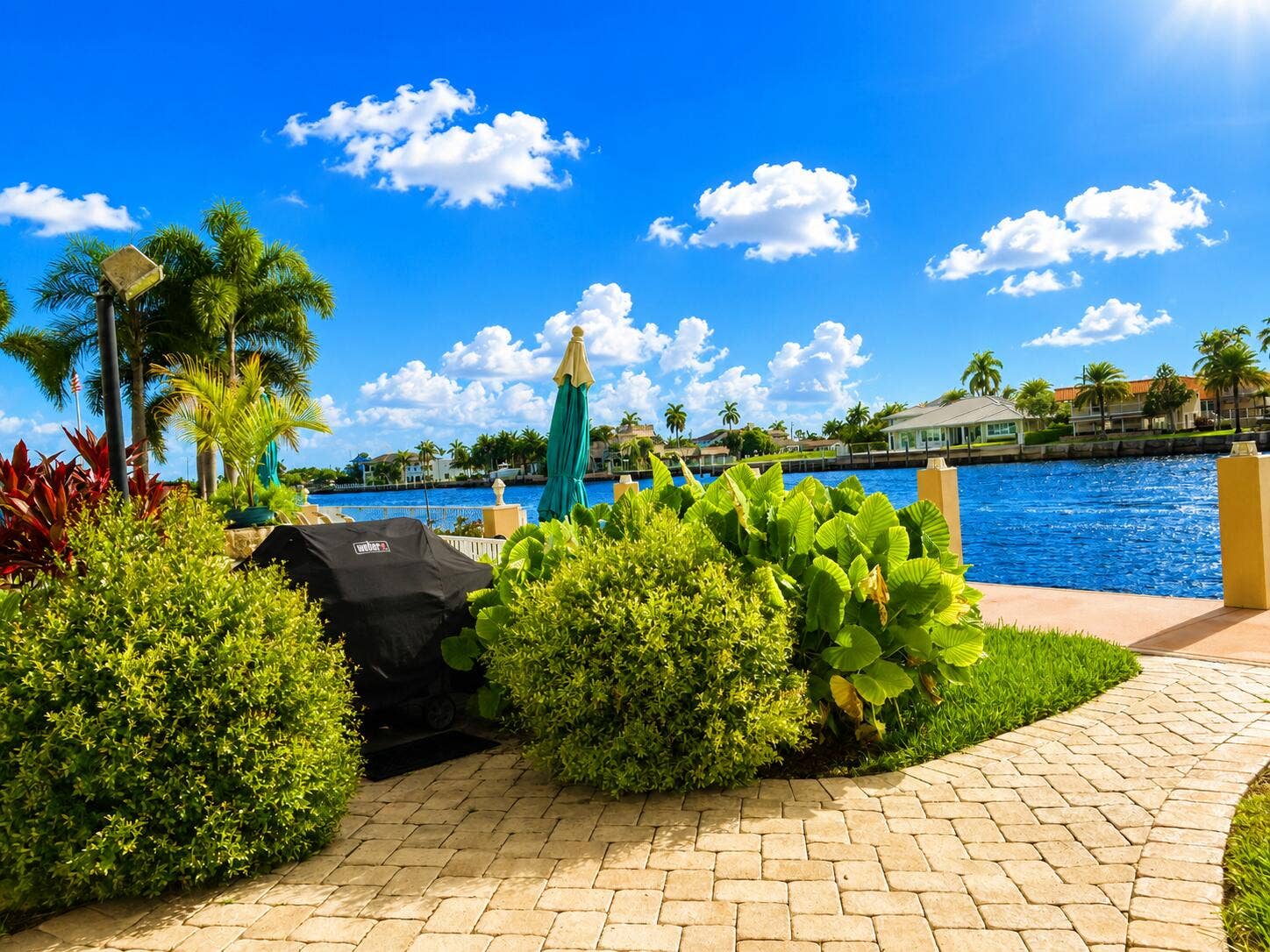 725 N RIVERSIDE Drive, #105, Pompano Beach, FL 33062 BBQ