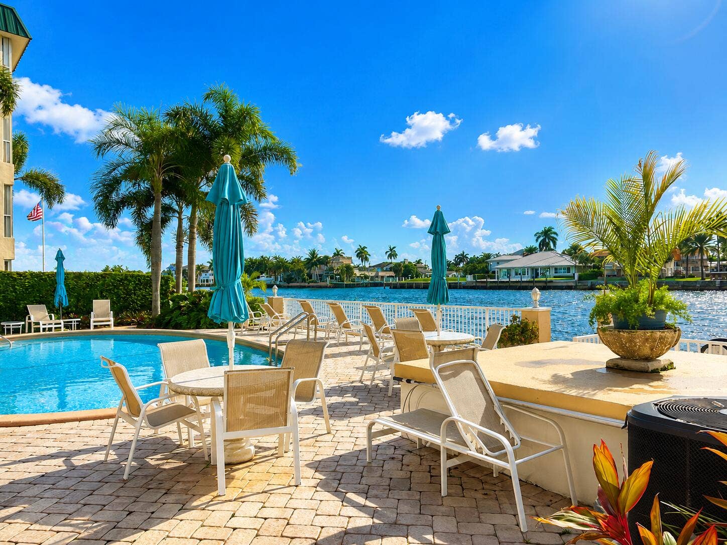 725 N RIVERSIDE Drive, #105, Pompano Beach, FL 33062 Pool