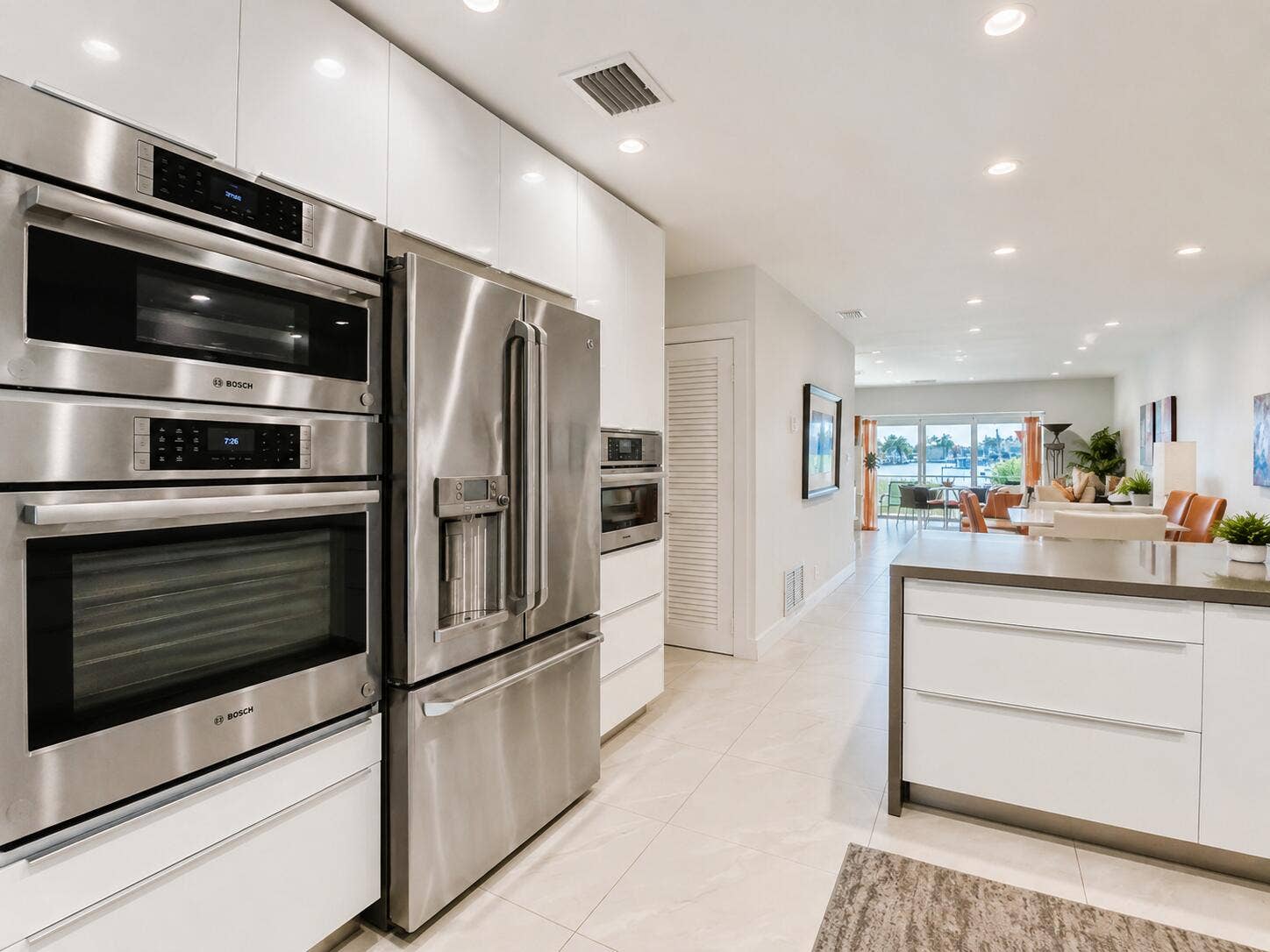 725 N RIVERSIDE Drive, #105, Pompano Beach, FL 33062 Kitchen