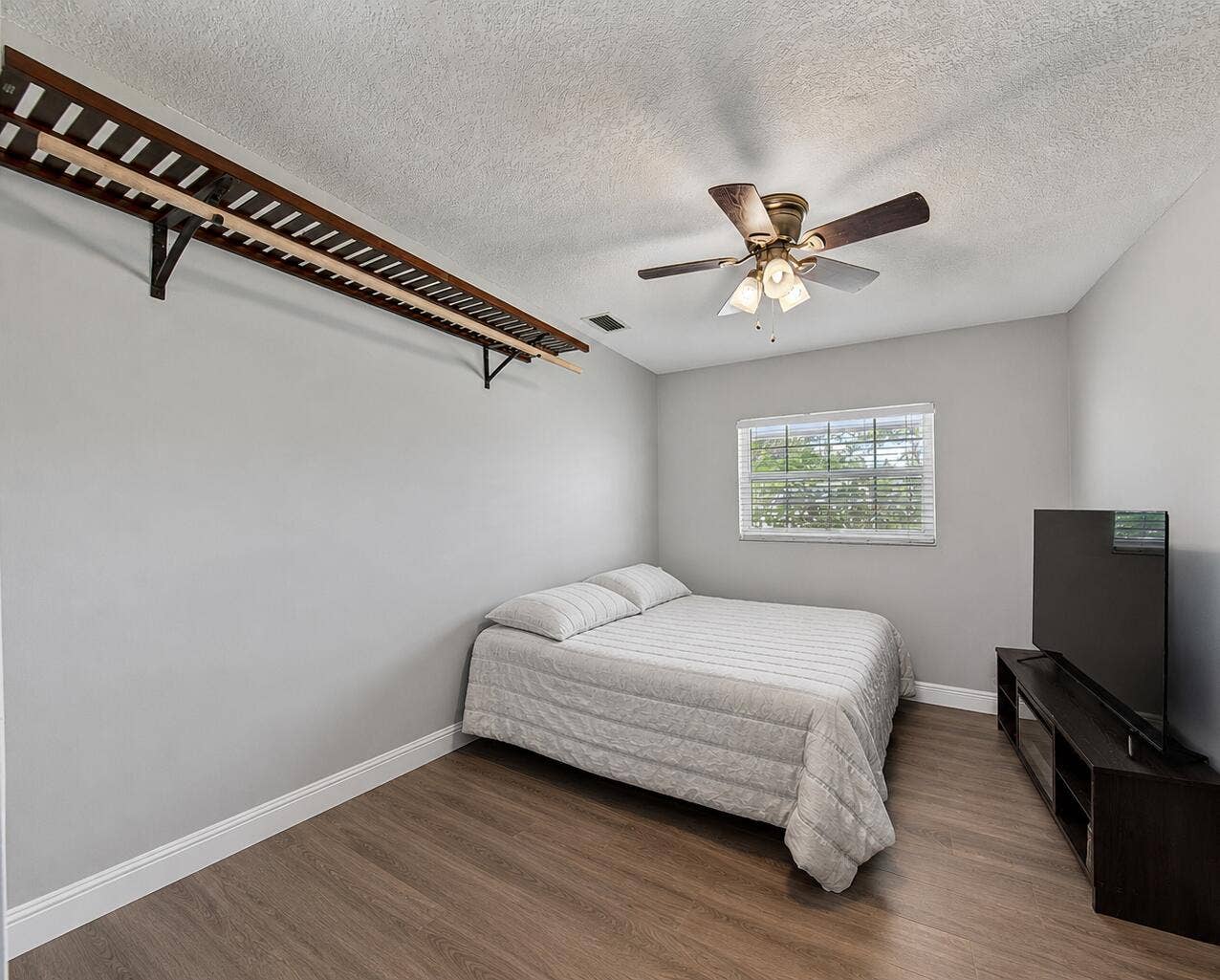 121 NE 55TH Street, Oakland Park, FL 33334 bedroom 3