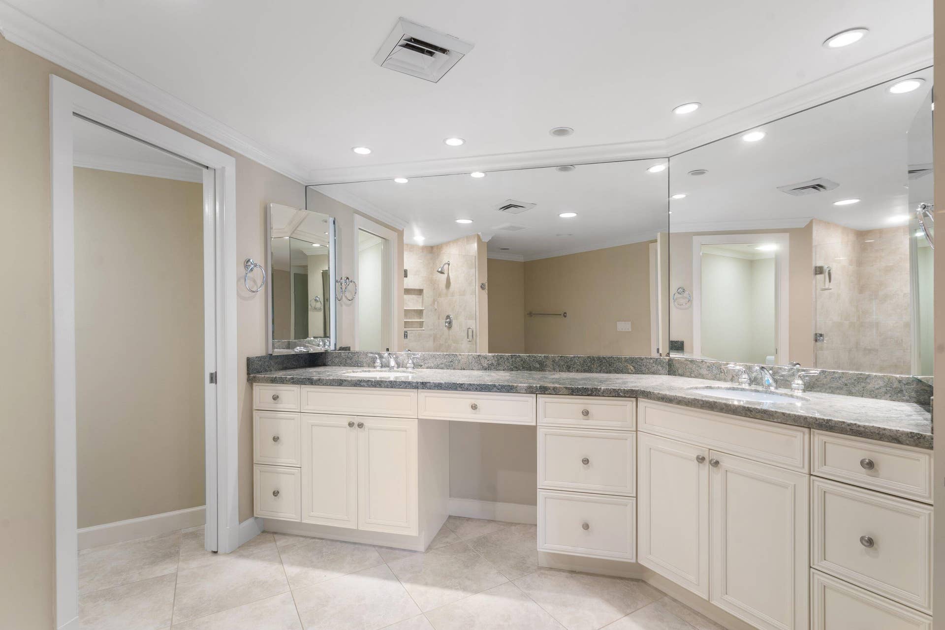 1125 E Marine Way E, #J3l, North Palm Beach, FL 33408 032-1125MarineWayEast-J3L-NorthPalmBeach