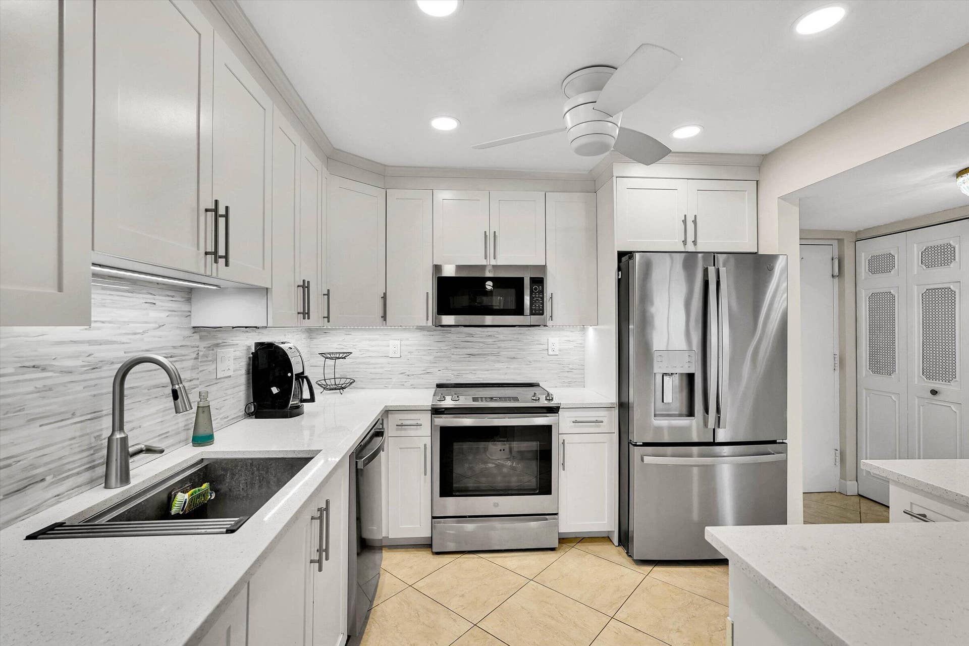 3520 S Ocean Boulevard, #L405, South Palm Beach, FL 33480 6