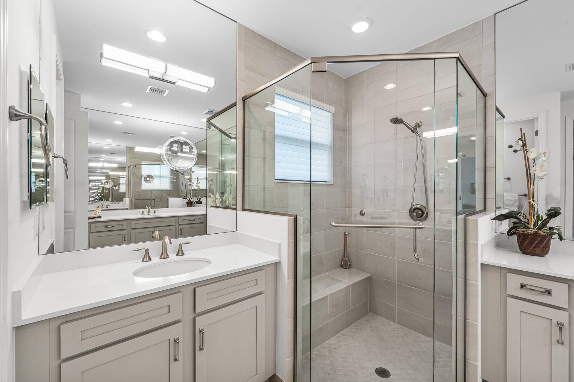 12454 SW Alongshore Drive, Port St Lucie, FL 34987 Double Vanity
