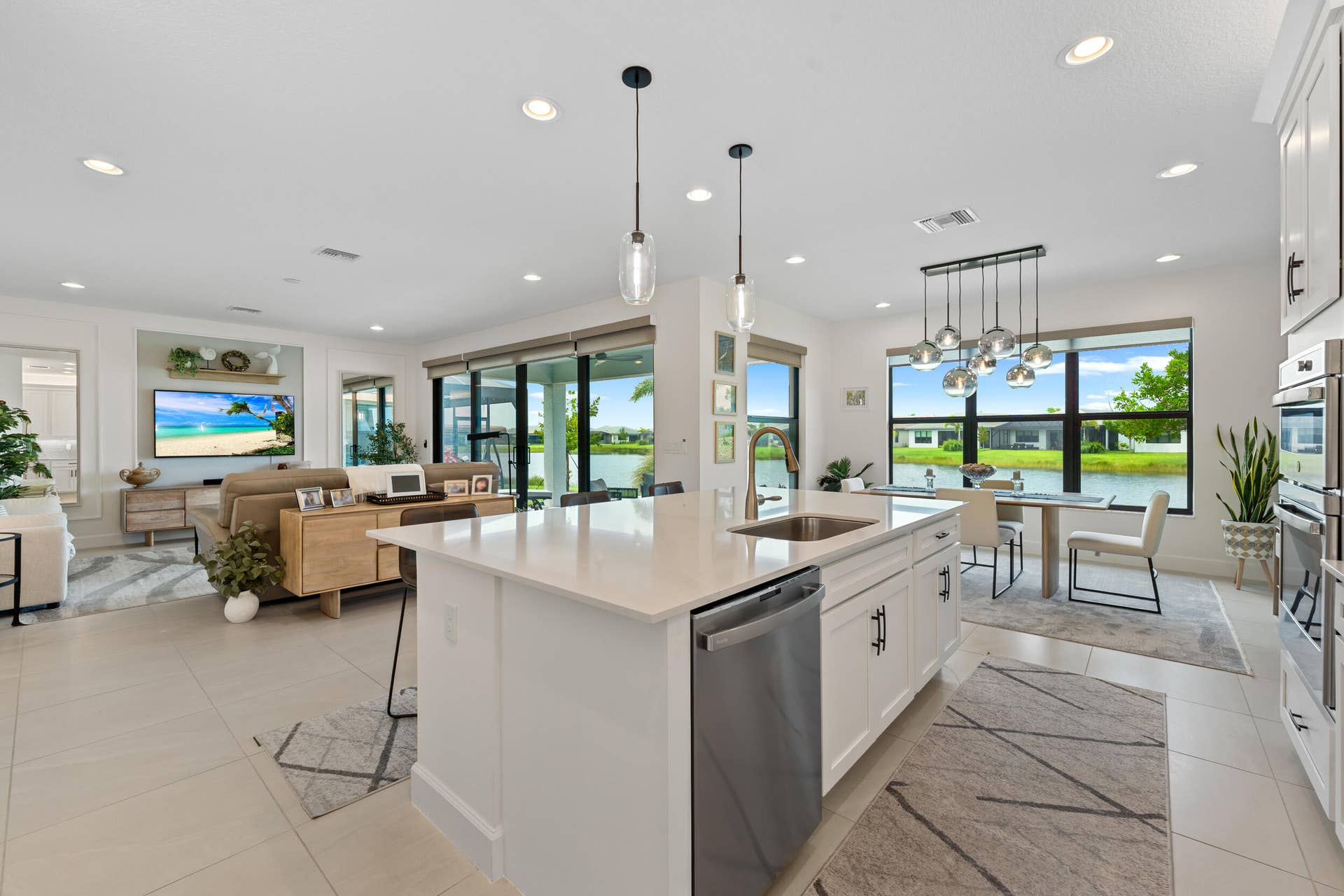 12454 SW Alongshore Drive, Port St Lucie, FL 34987 Spacious Kitchen Island