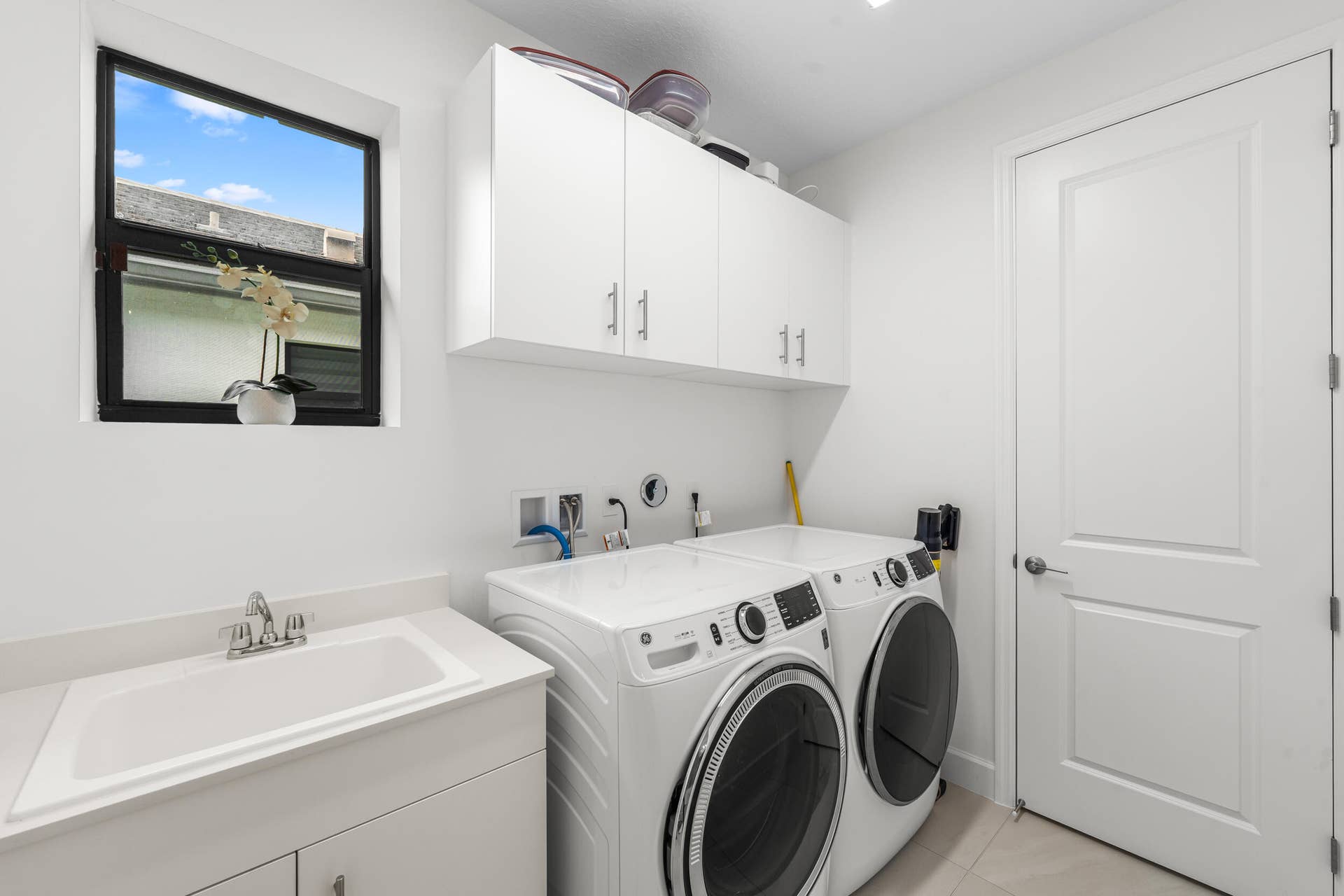 12454 SW Alongshore Drive, Port St Lucie, FL 34987 Laundry with gas dryer,