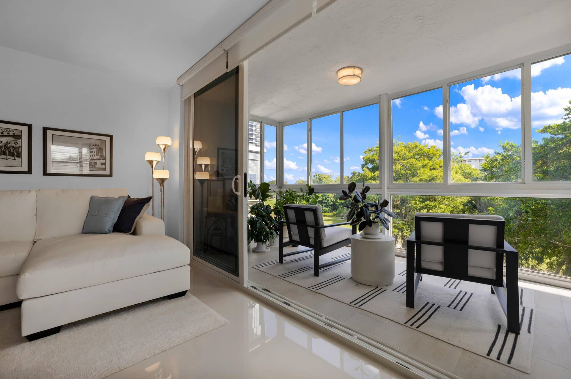 3930 OAKS CLUBHOUSE Drive, #401, Pompano Beach, FL 33069 3930 Oaks Clubhouse Dr-Pompano Beach, Na