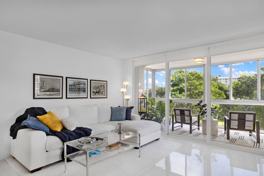 Property photo for 3930 OAKS CLUBHOUSE Drive, #401, Pompano Beach, FL