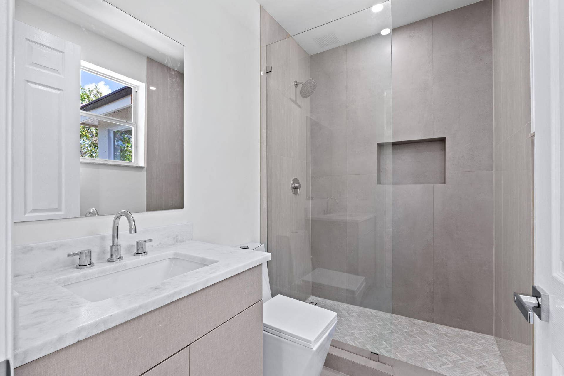 9705 Napoli Woods Lane, Delray Beach, FL 33446 Bedroom 3 bathroom