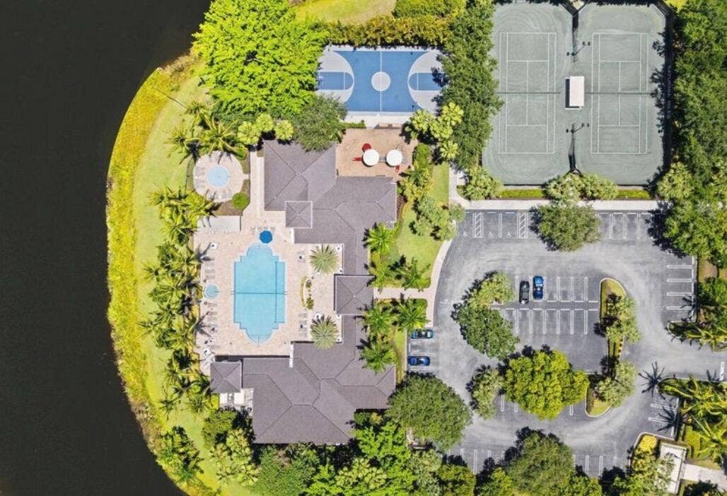 9705 Napoli Woods Lane, Delray Beach, FL 33446 club house and pool
