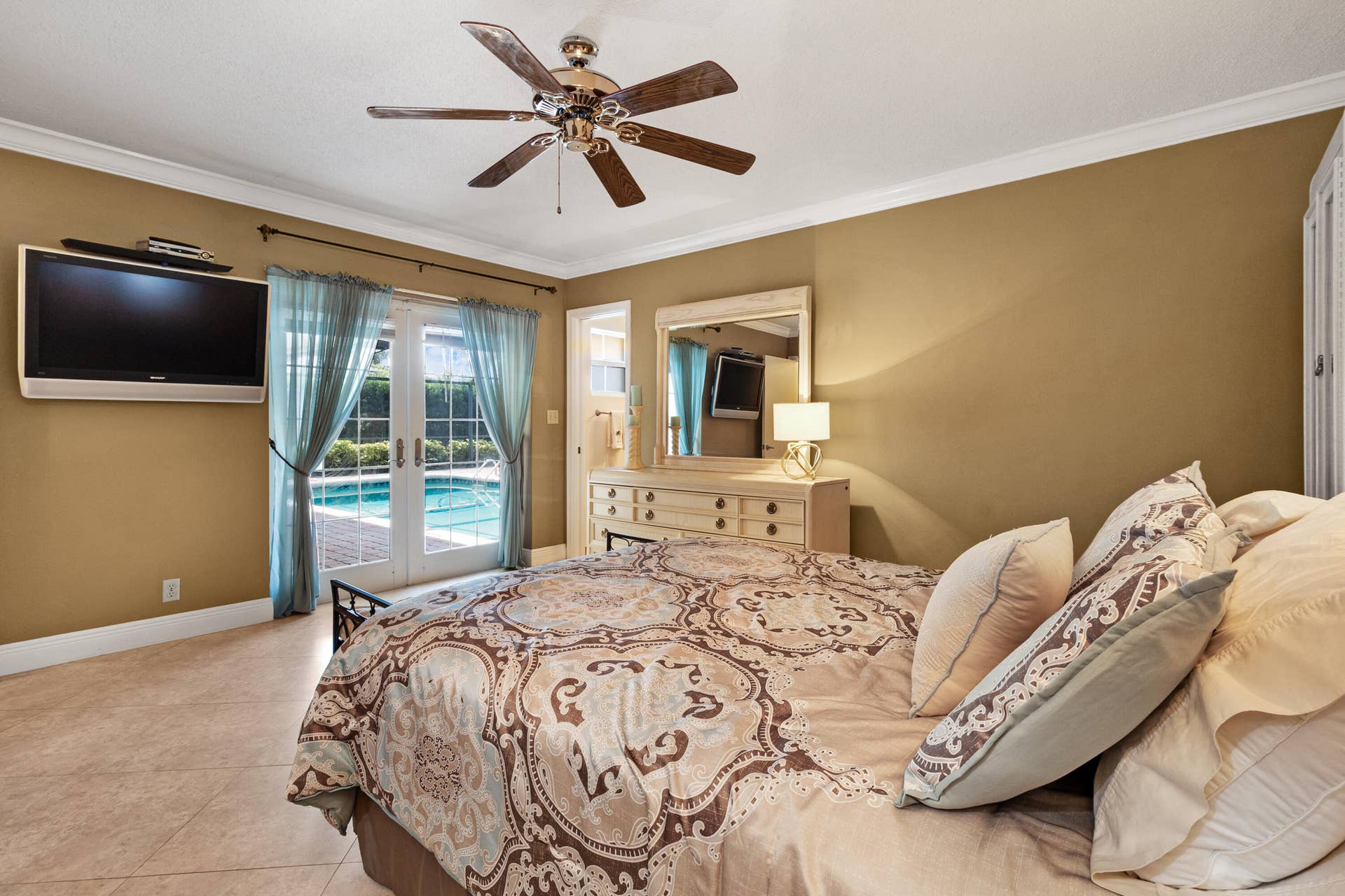 2700 NE 23RD Street, Pompano Beach, FL 33062 19_accutour_01 2700-ne-23rd-st -019
