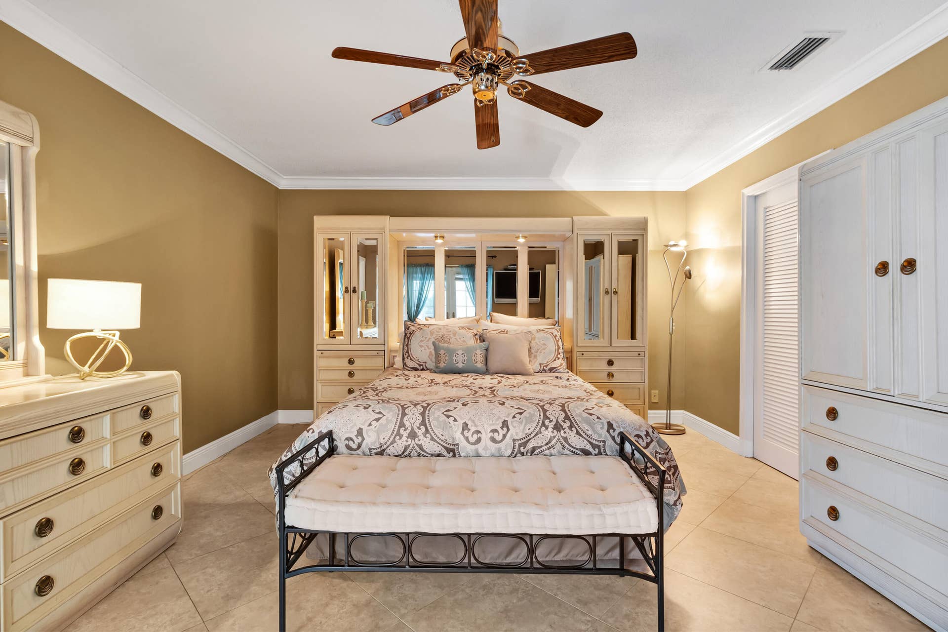 2700 NE 23RD Street, Pompano Beach, FL 33062 18_accutour_01 2700-ne-23rd-st -018