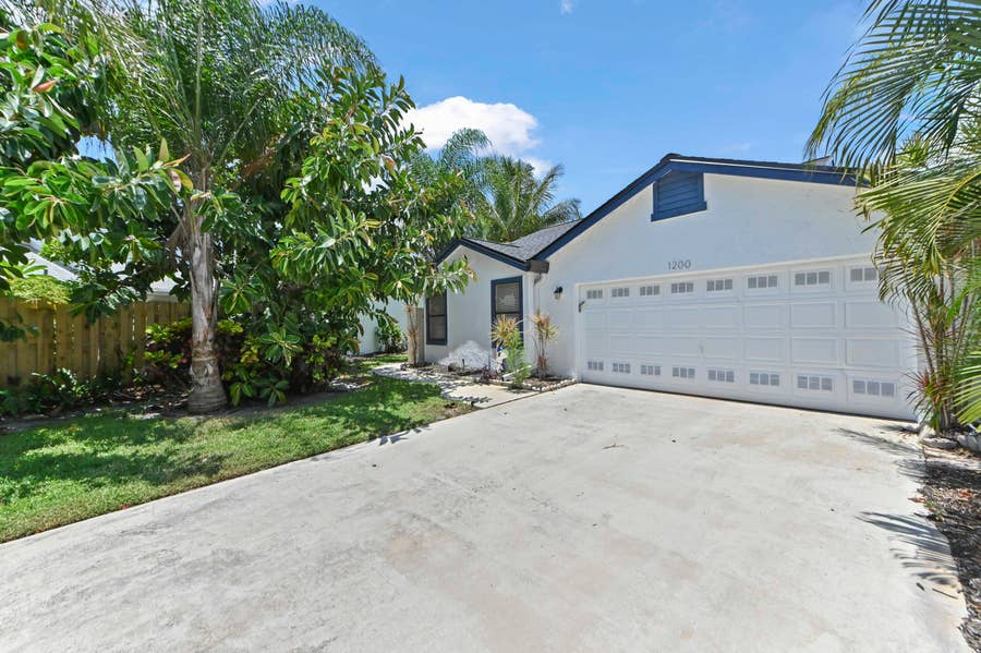 Property photo for 1200 NW 18th Avenue, Delray Beach, FL